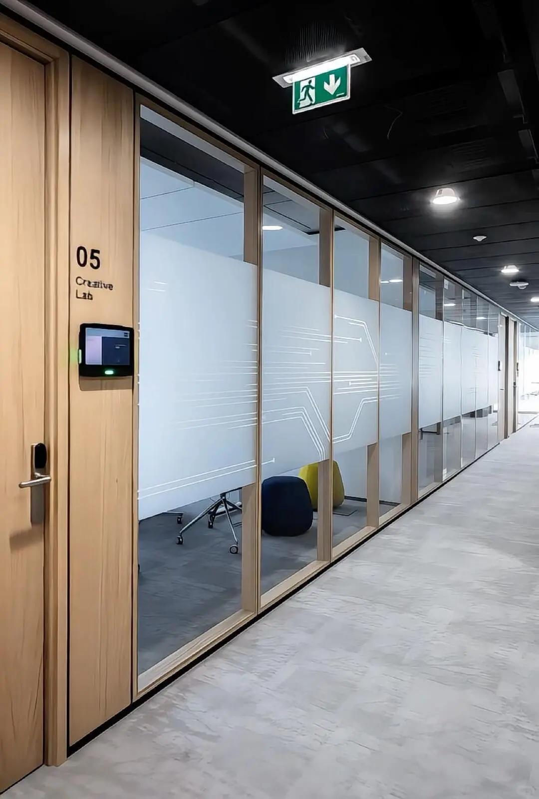 办公室隔断新玩法环保玻璃墙竟能降噪50%