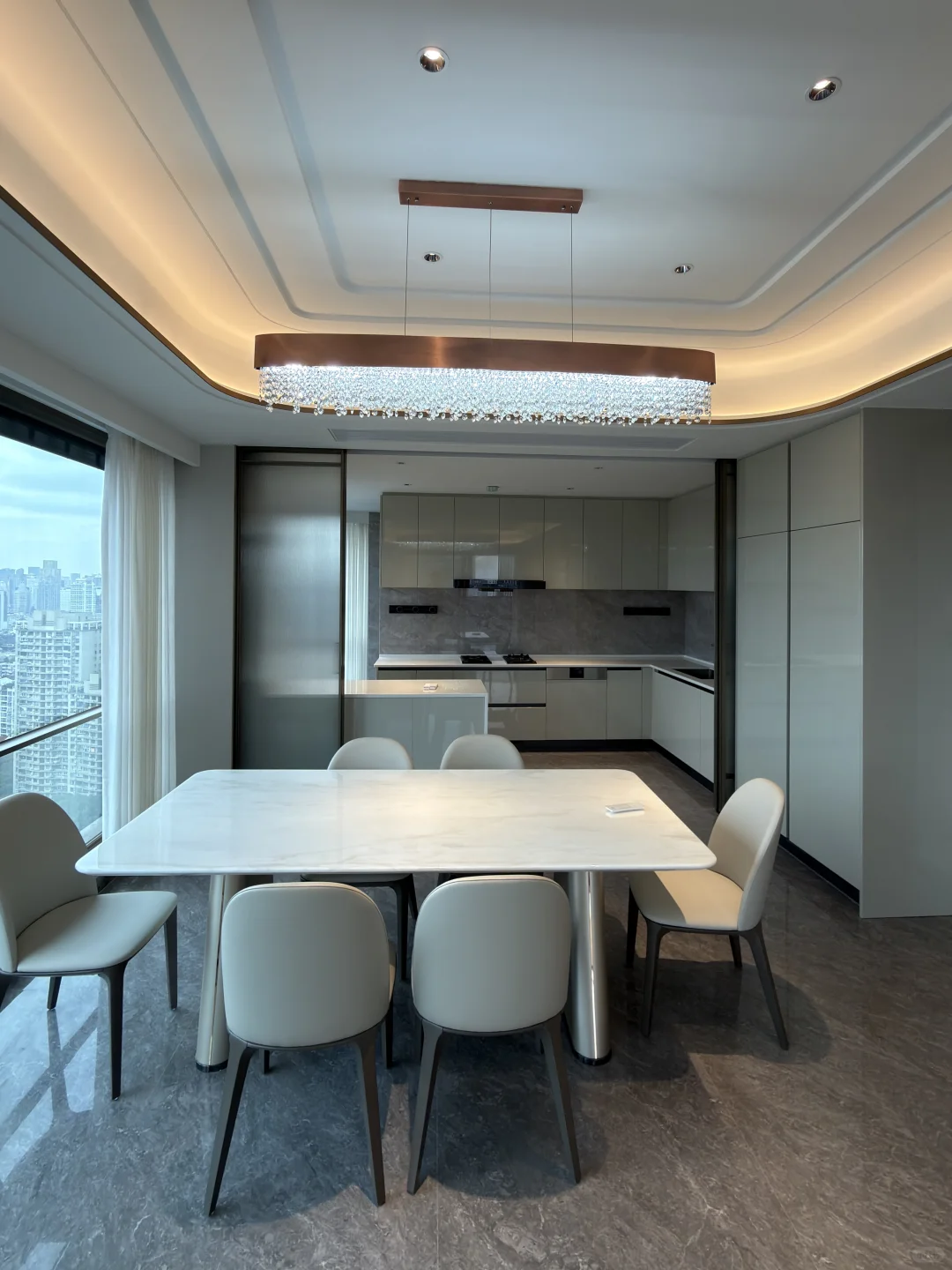 绿城外滩25年新房 玻璃落地窗 轻奢风装修