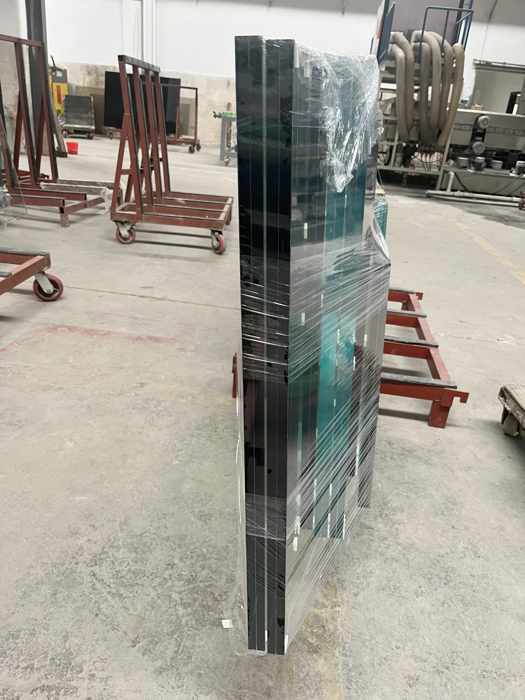 15+15超白/白玻夹胶玻璃，夹后磨边更光滑