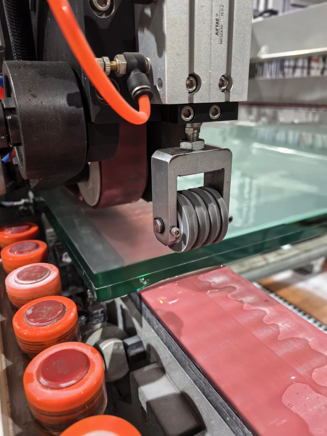 15+15超白/白玻夹胶玻璃，夹后磨边更光滑