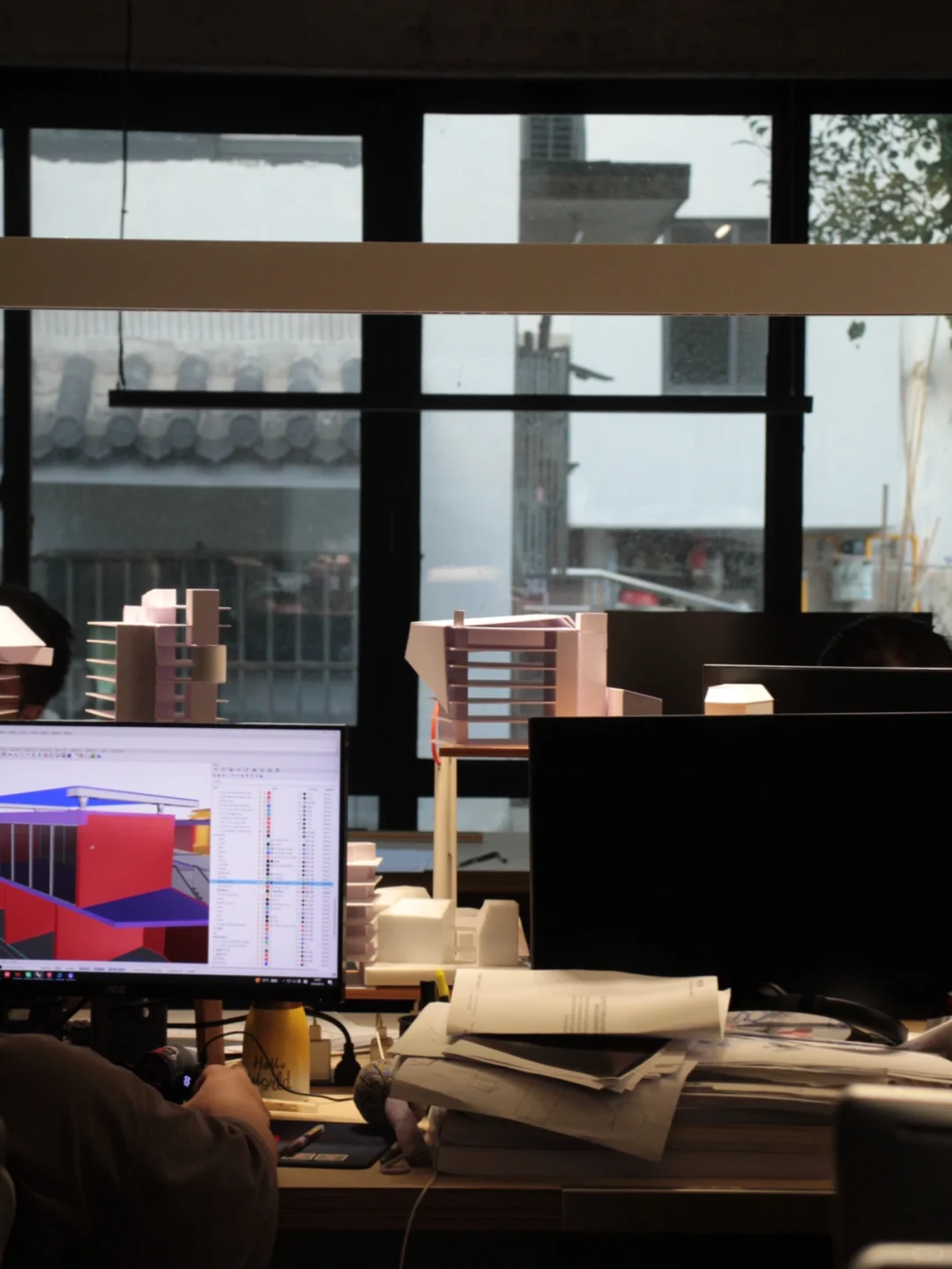 建筑事务所办公日常：“不明所以，各司其职”