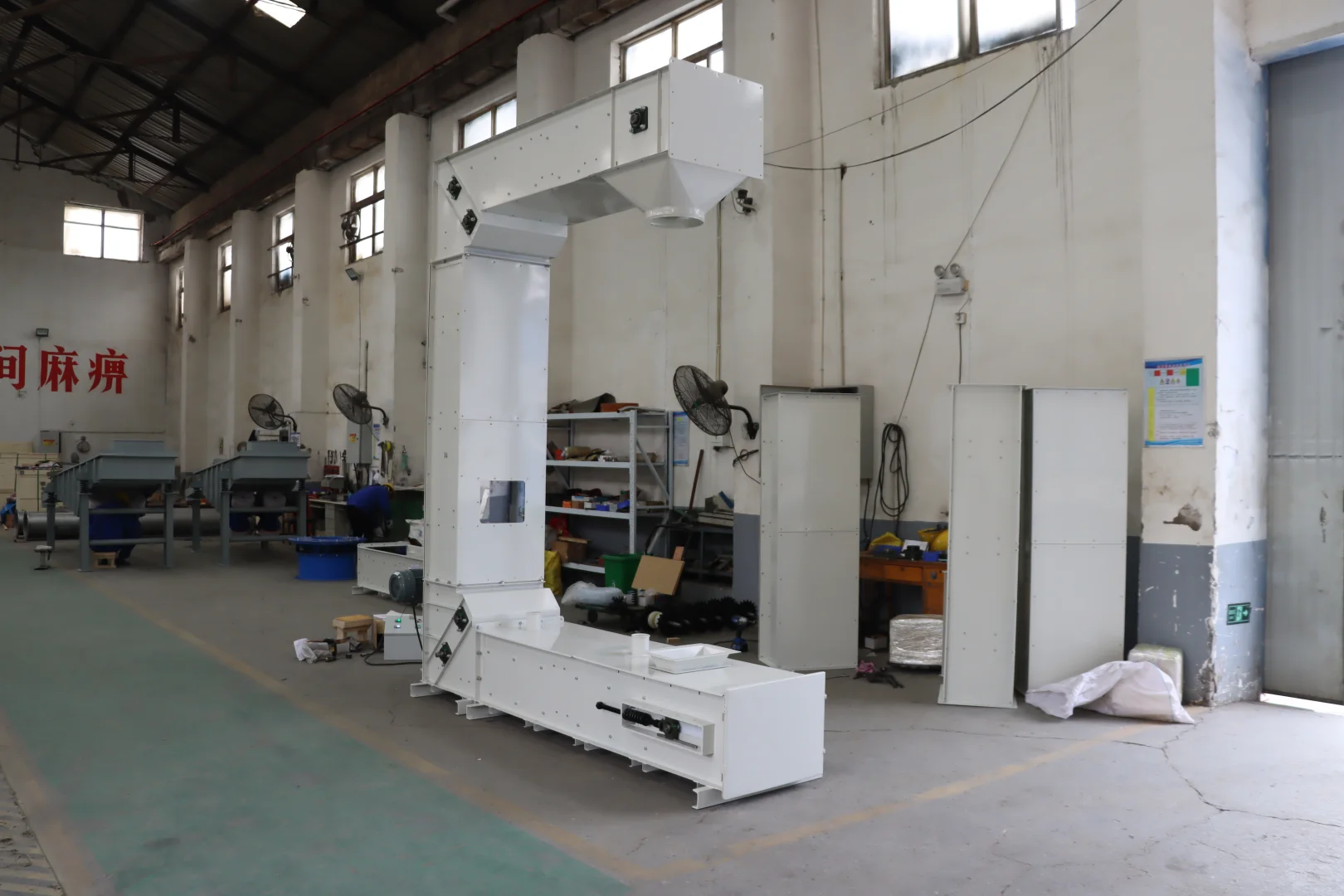 全系列提升输送设备，灵活适配多样物料需求