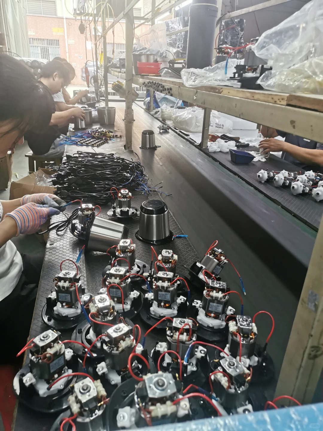 绞肉机流水线生产中