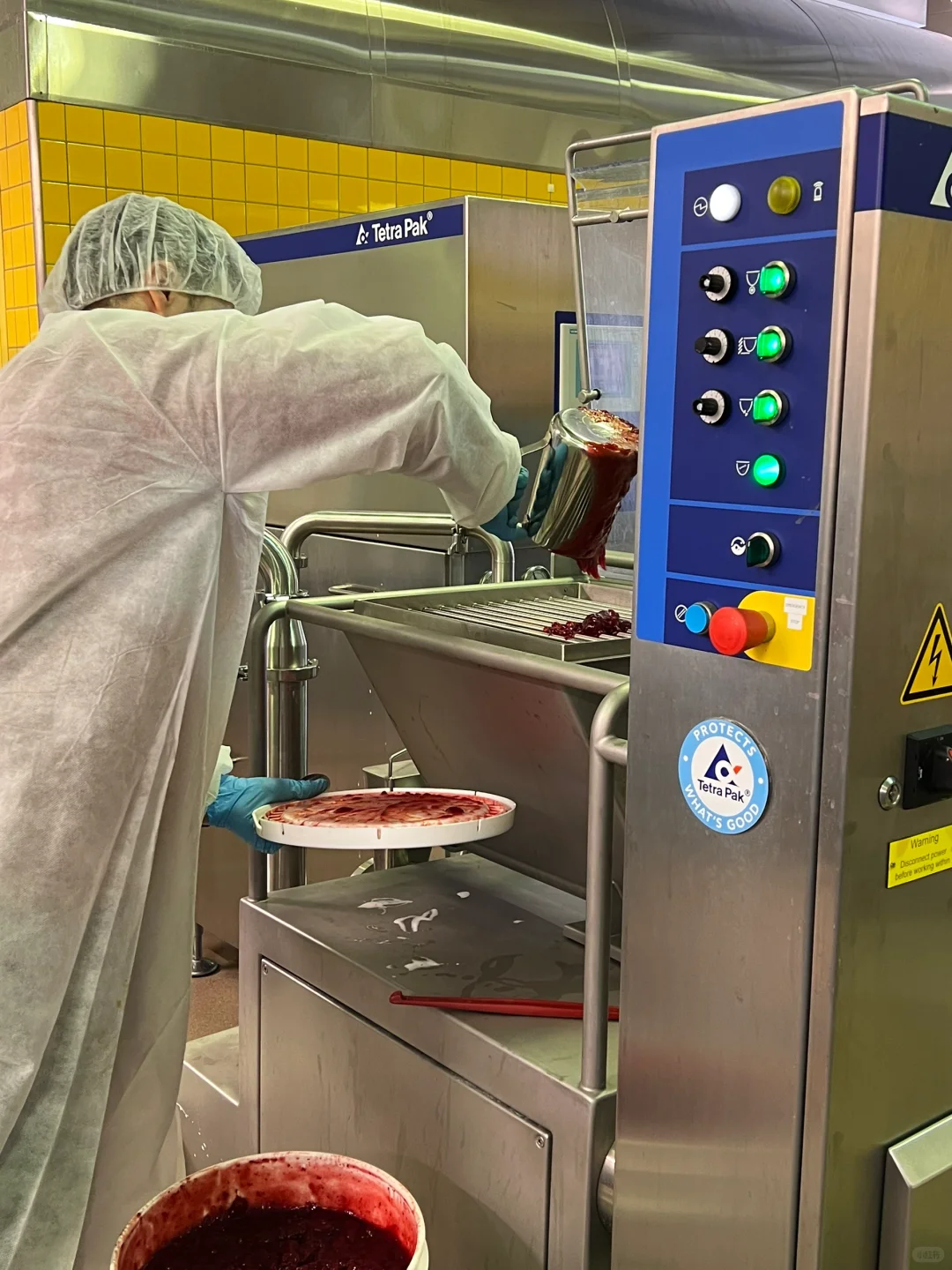 ??‍?冰淇淋生产线女工的一天