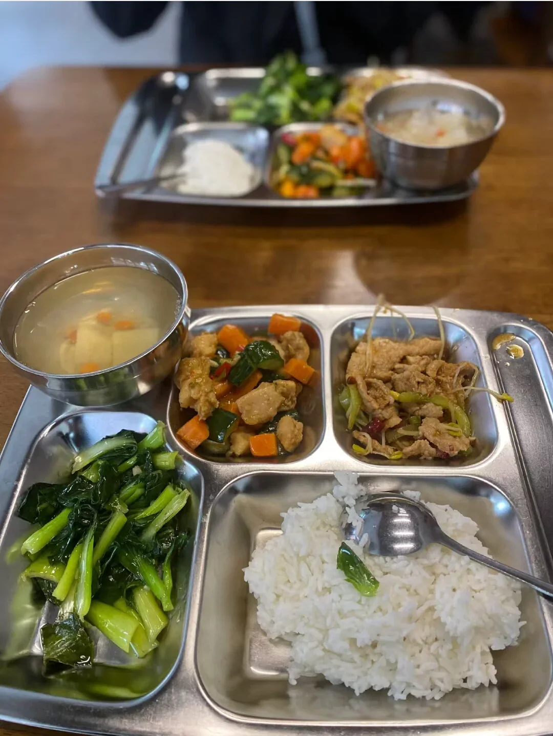 青春献给了流水线?