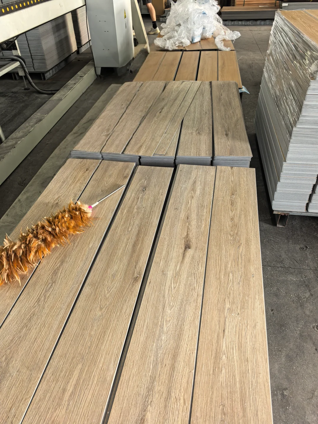 工厂大揭秘?今天带你们直击spc地板工厂