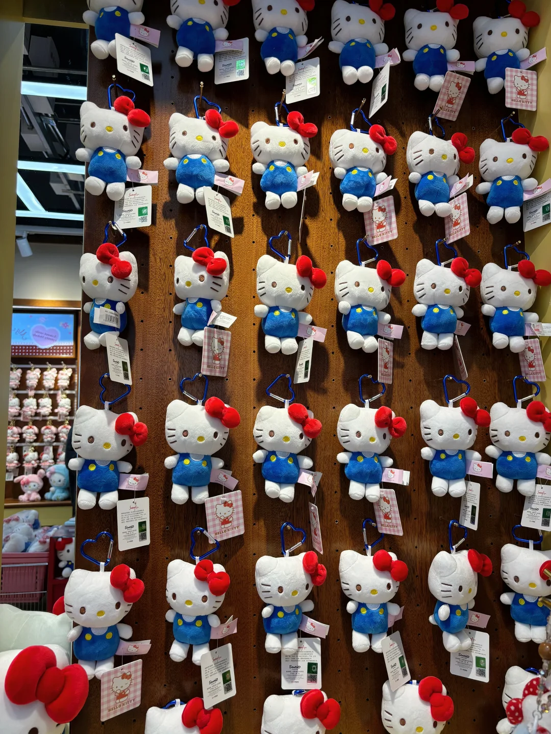 ?谁还不知道义乌有全店正版Hello Kitty啊