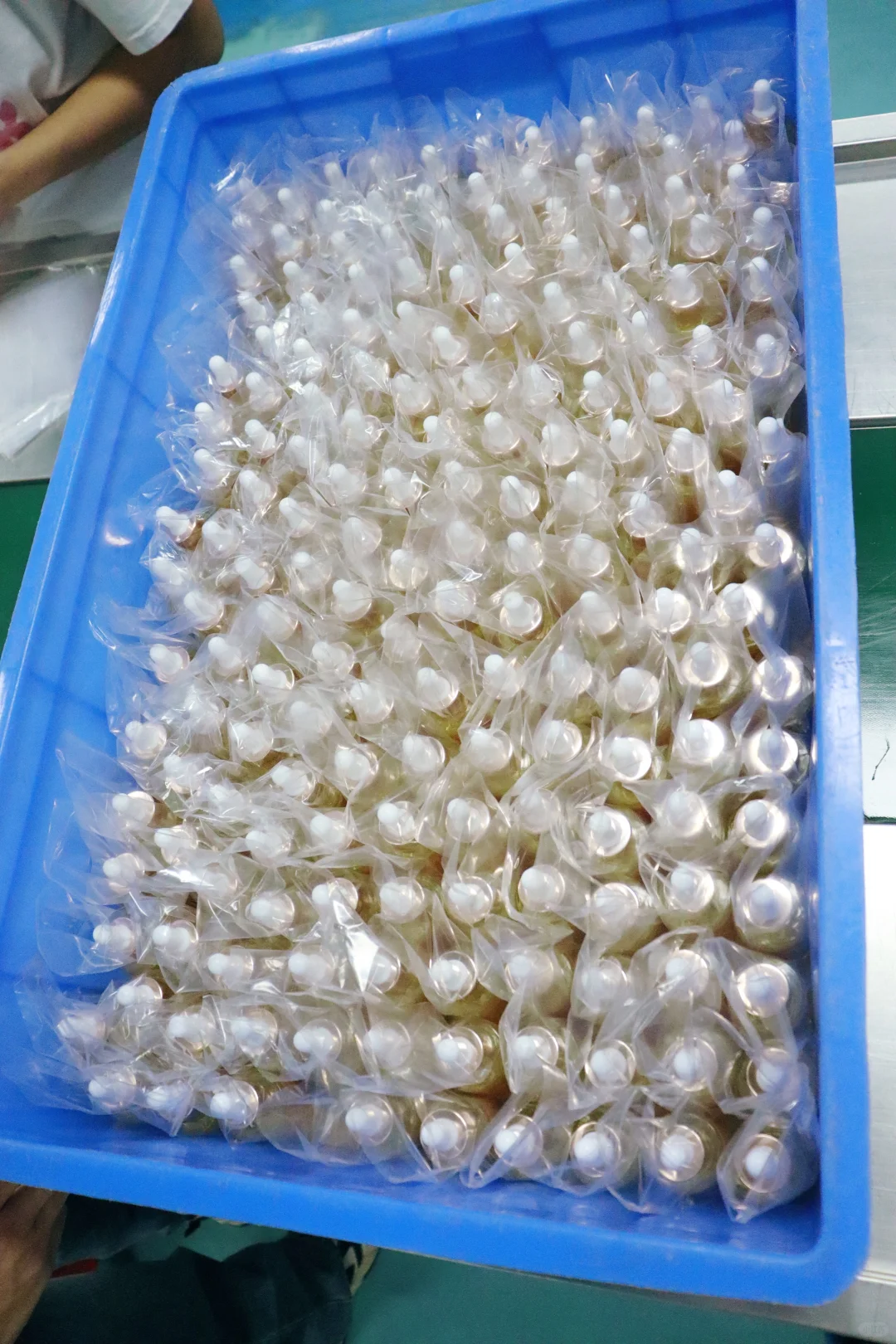 探秘化妆品工厂的火热生产季