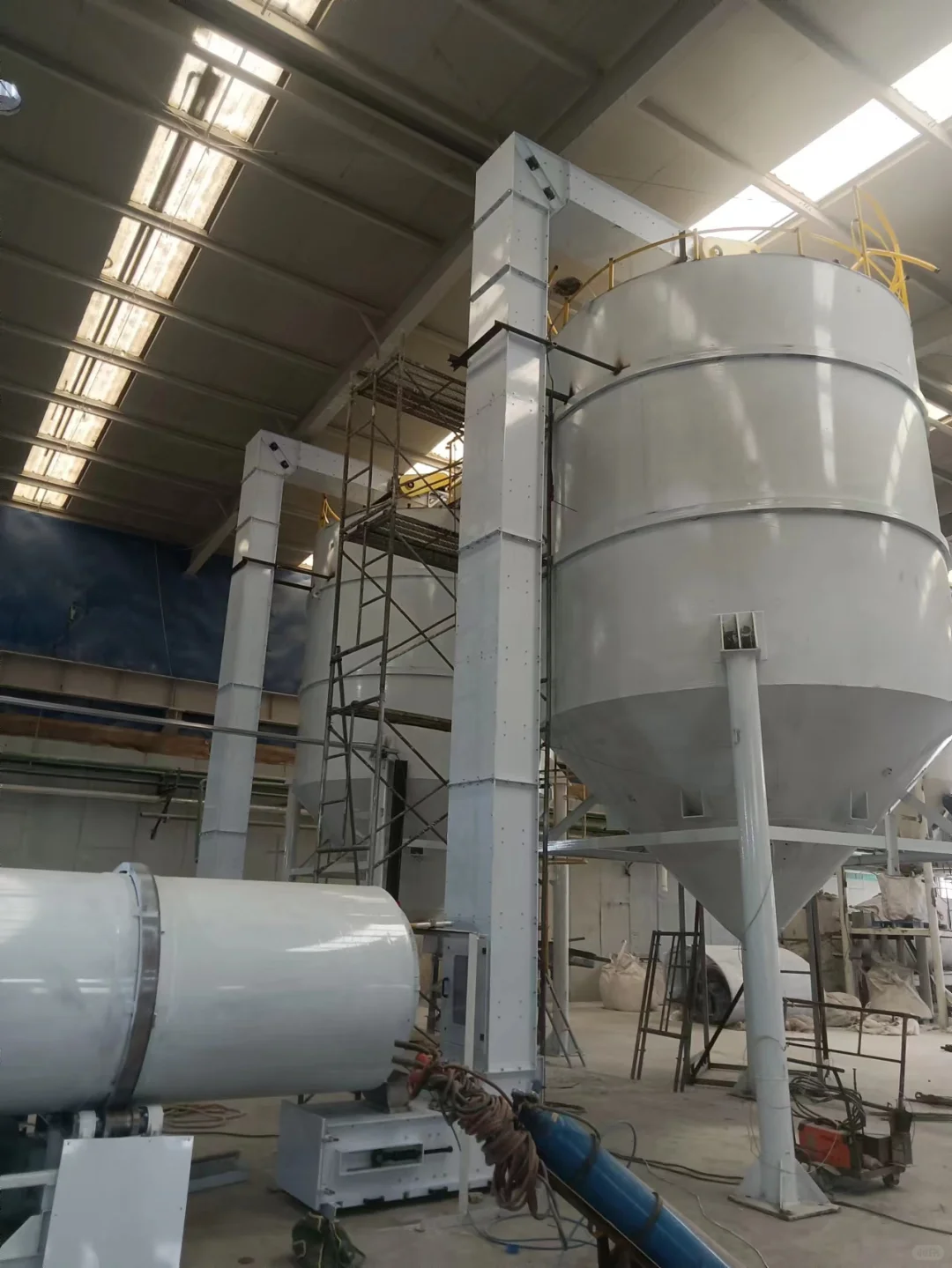 如何为您的生产线选择合适的Z型提升机