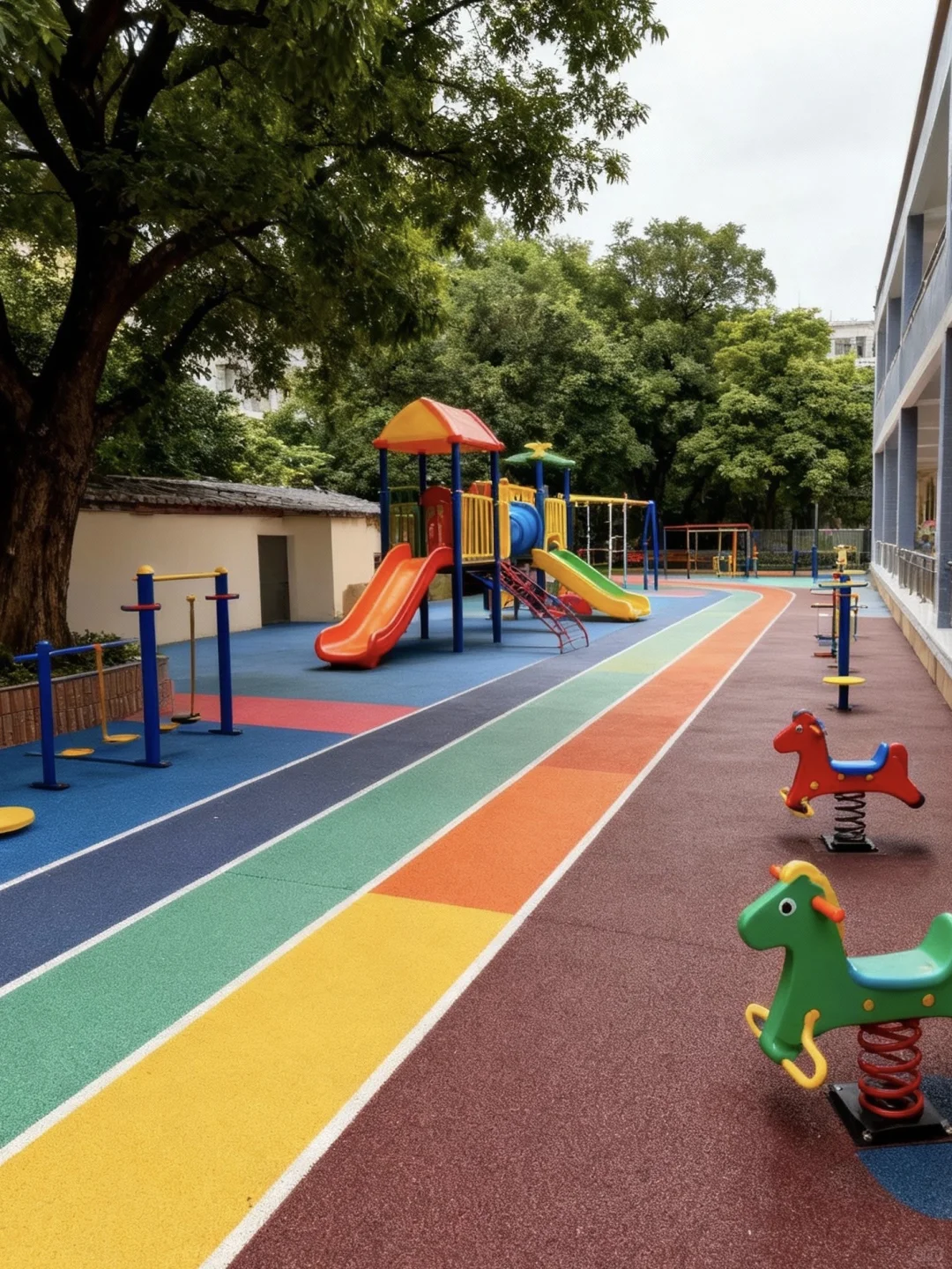 一个场地一个基础，可以N个款式的EPDM地面