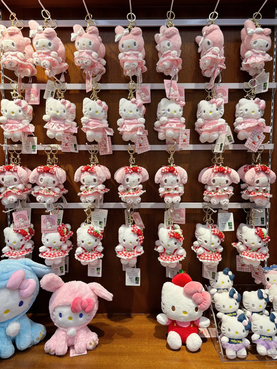 ?谁还不知道义乌有全店正版Hello Kitty啊