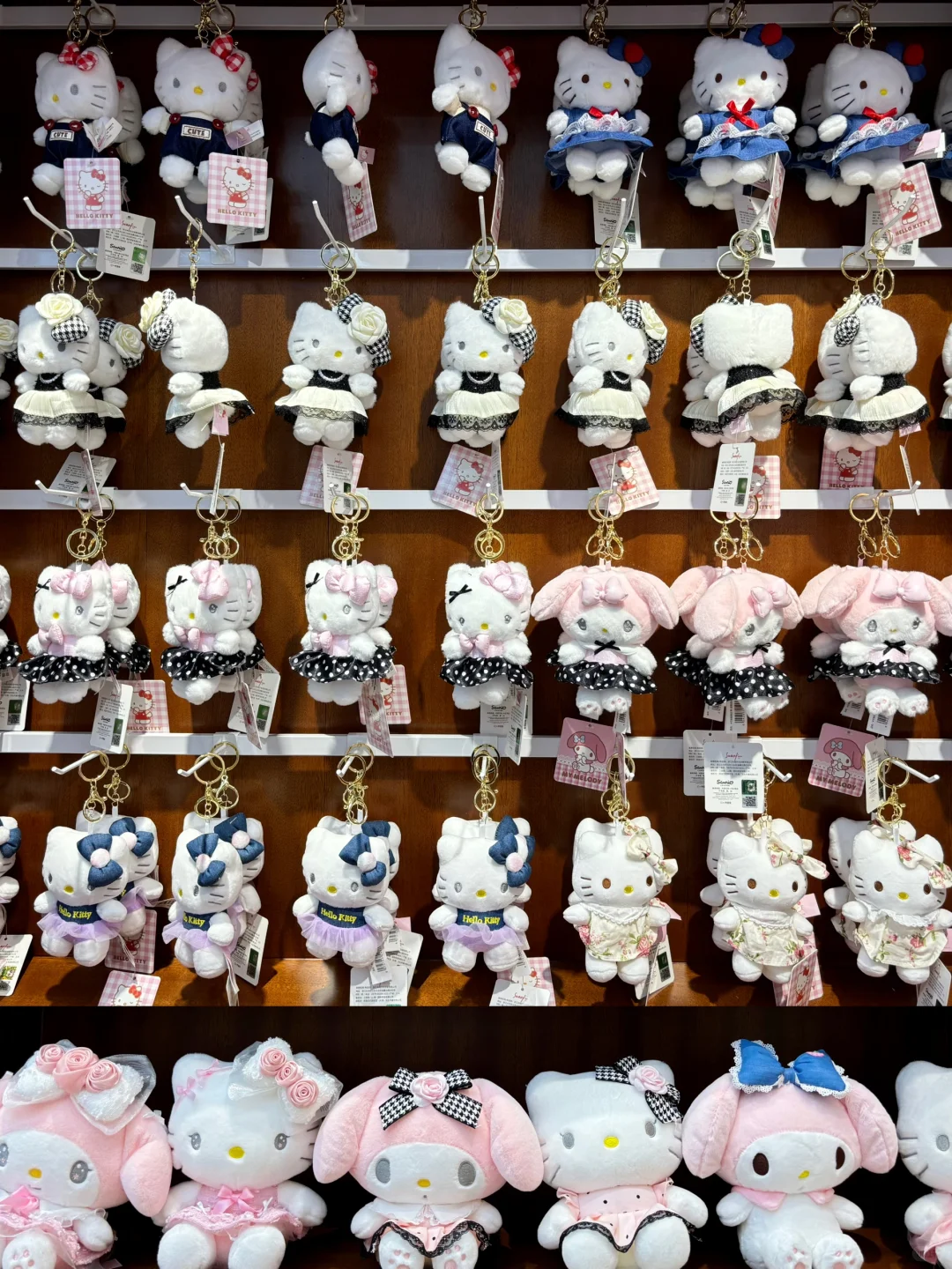 ?谁还不知道义乌有全店正版Hello Kitty啊