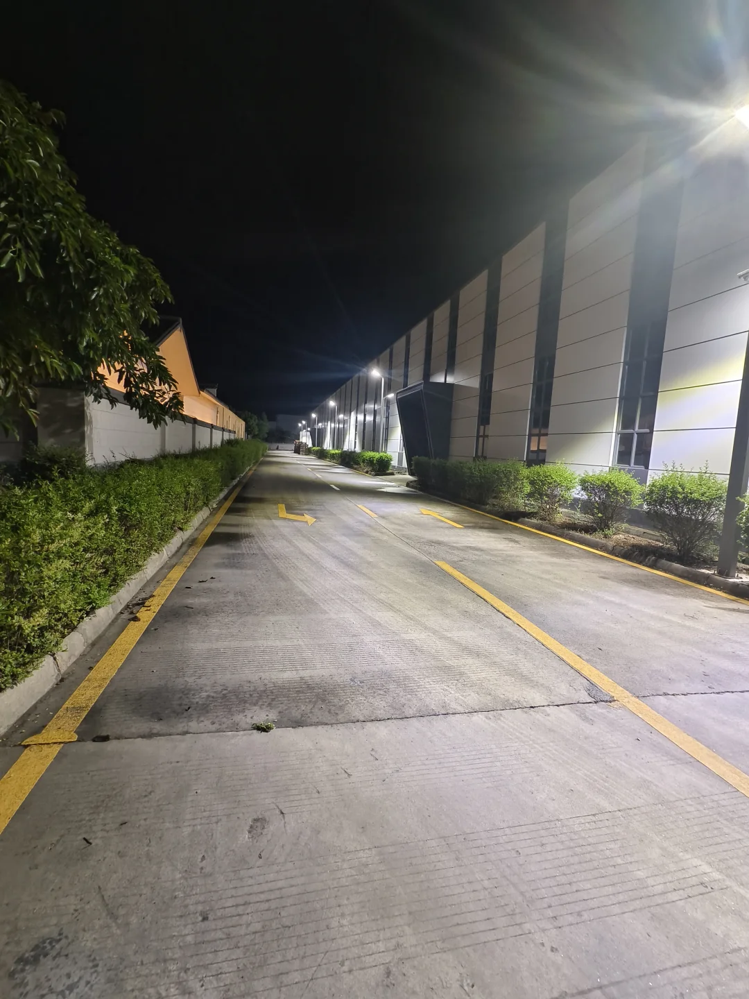 凌晨四点的工厂，致敬每一位努力生活的人