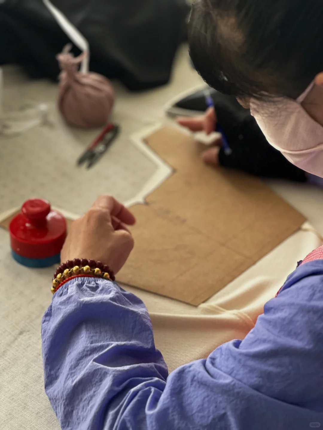 服装公司越乱越强 忙碌中的匠心坚守