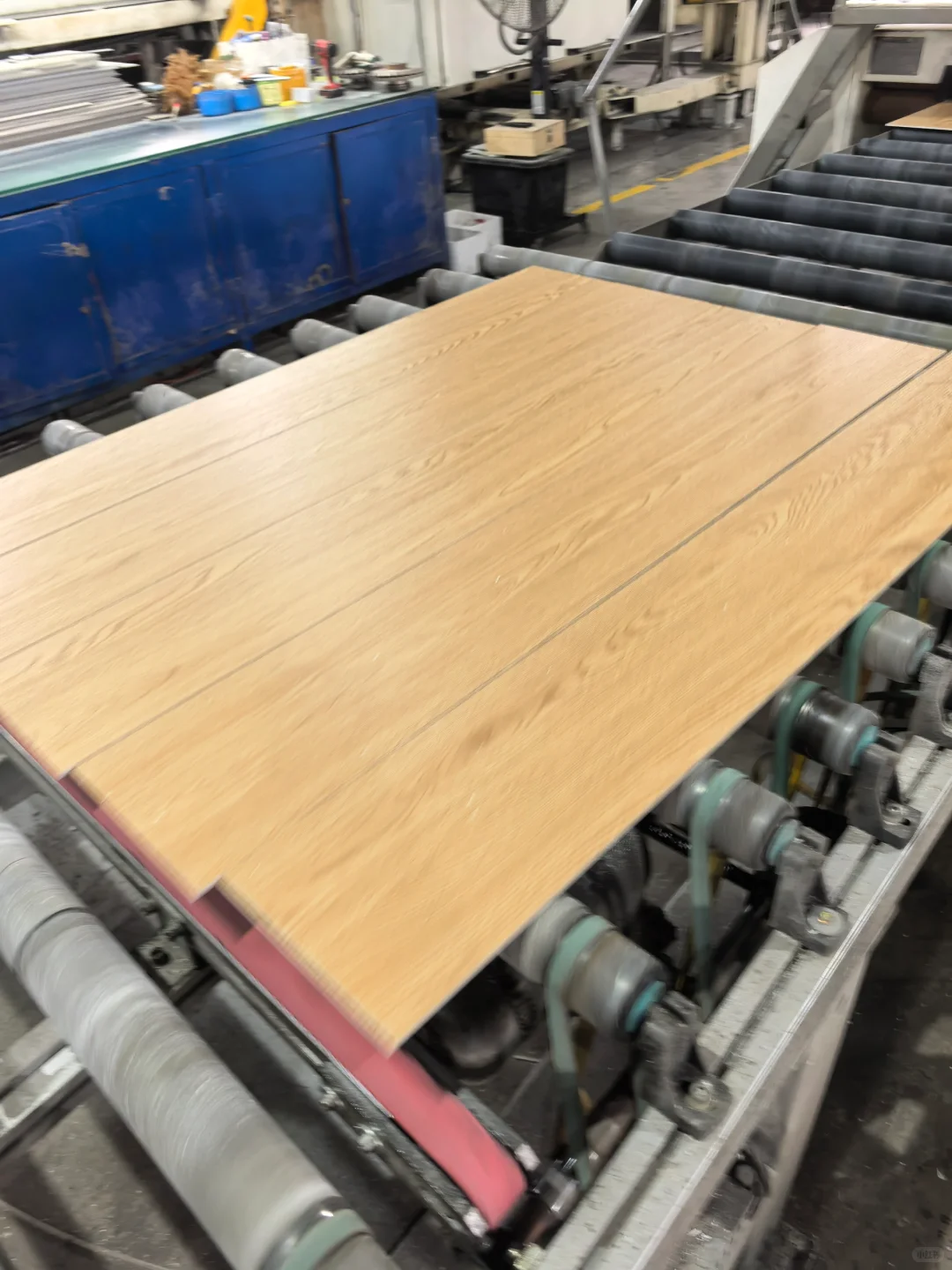 工厂大揭秘?今天带你们直击spc地板工厂