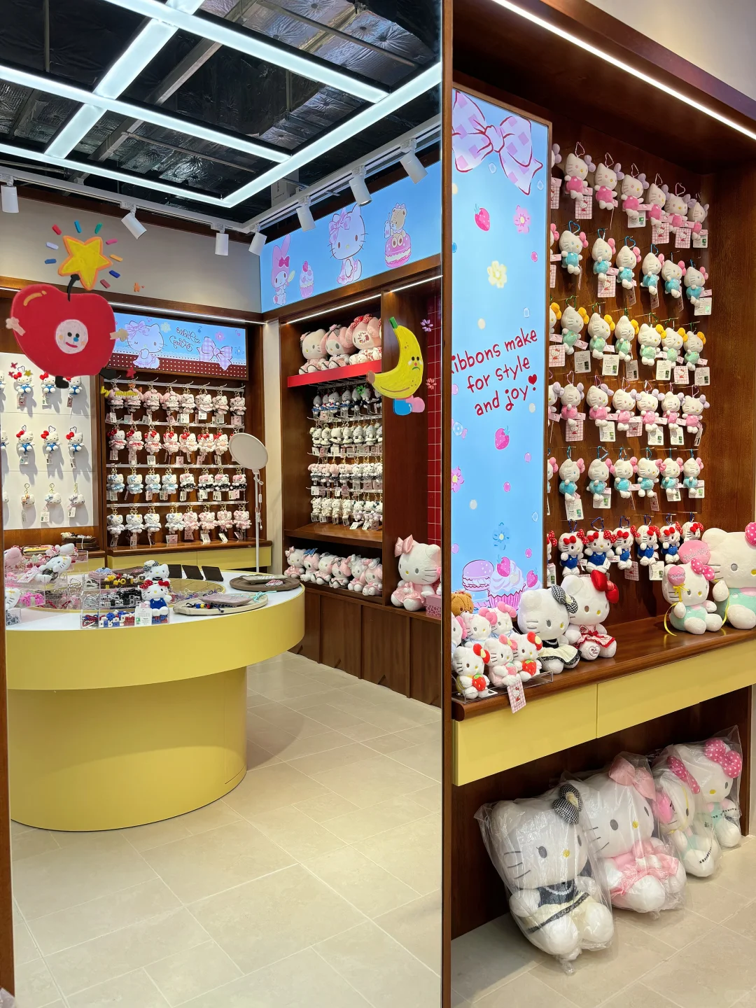 ?谁还不知道义乌有全店正版Hello Kitty啊