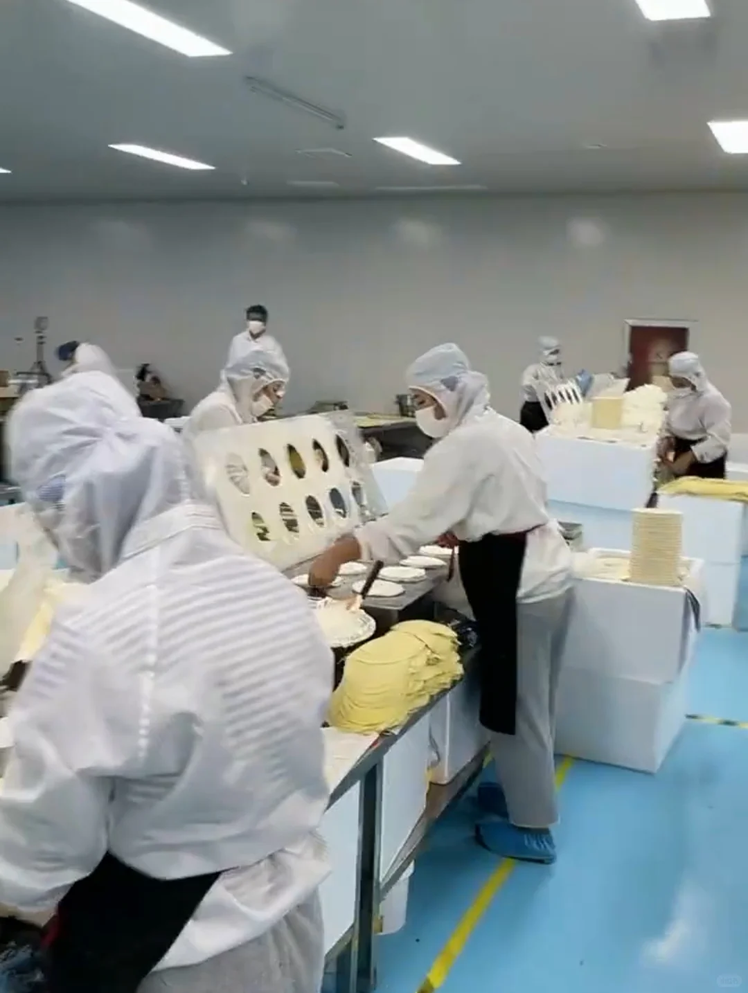 以前的榴莲千层蛋糕厂家与现在的榴莲千层厂