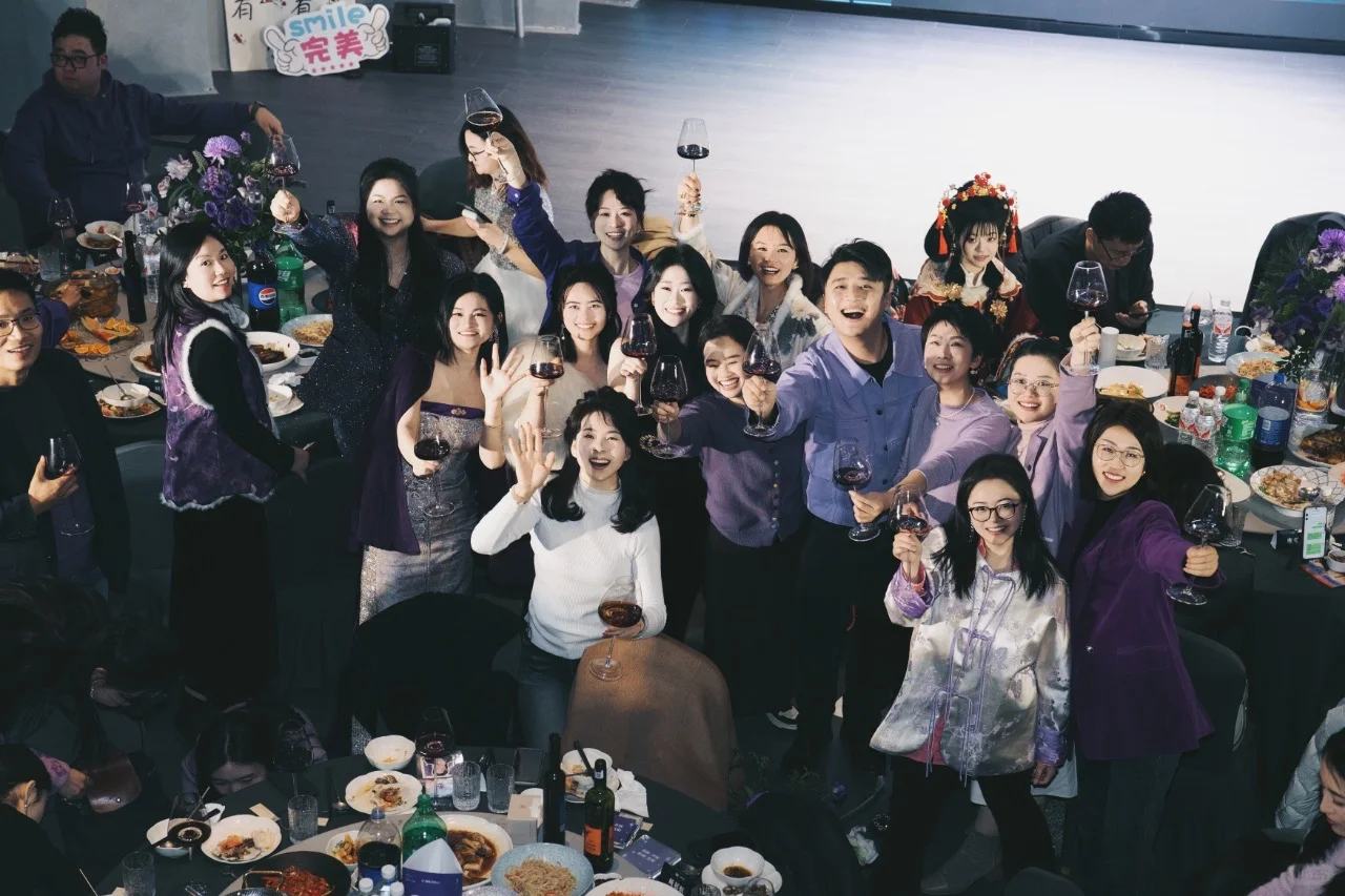 公司年会锁死这里！