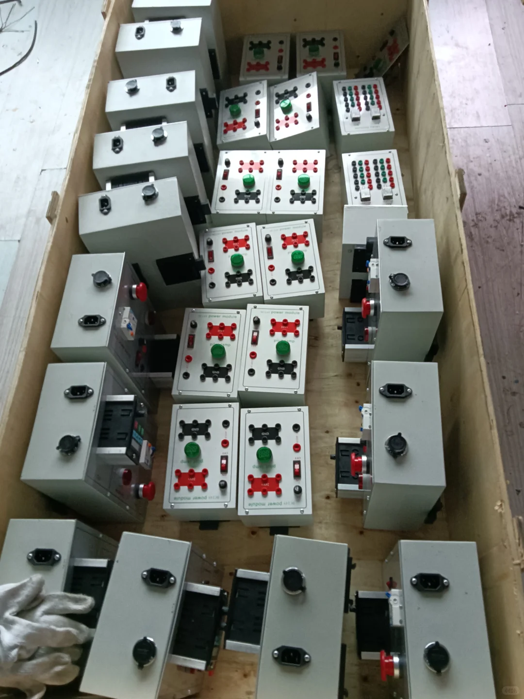 液压气动教学设备加紧生产中