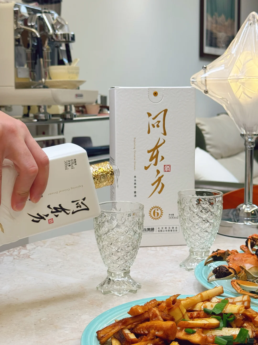 秋日微醺|问东方酒与蟹宴的绝妙碰撞?✨