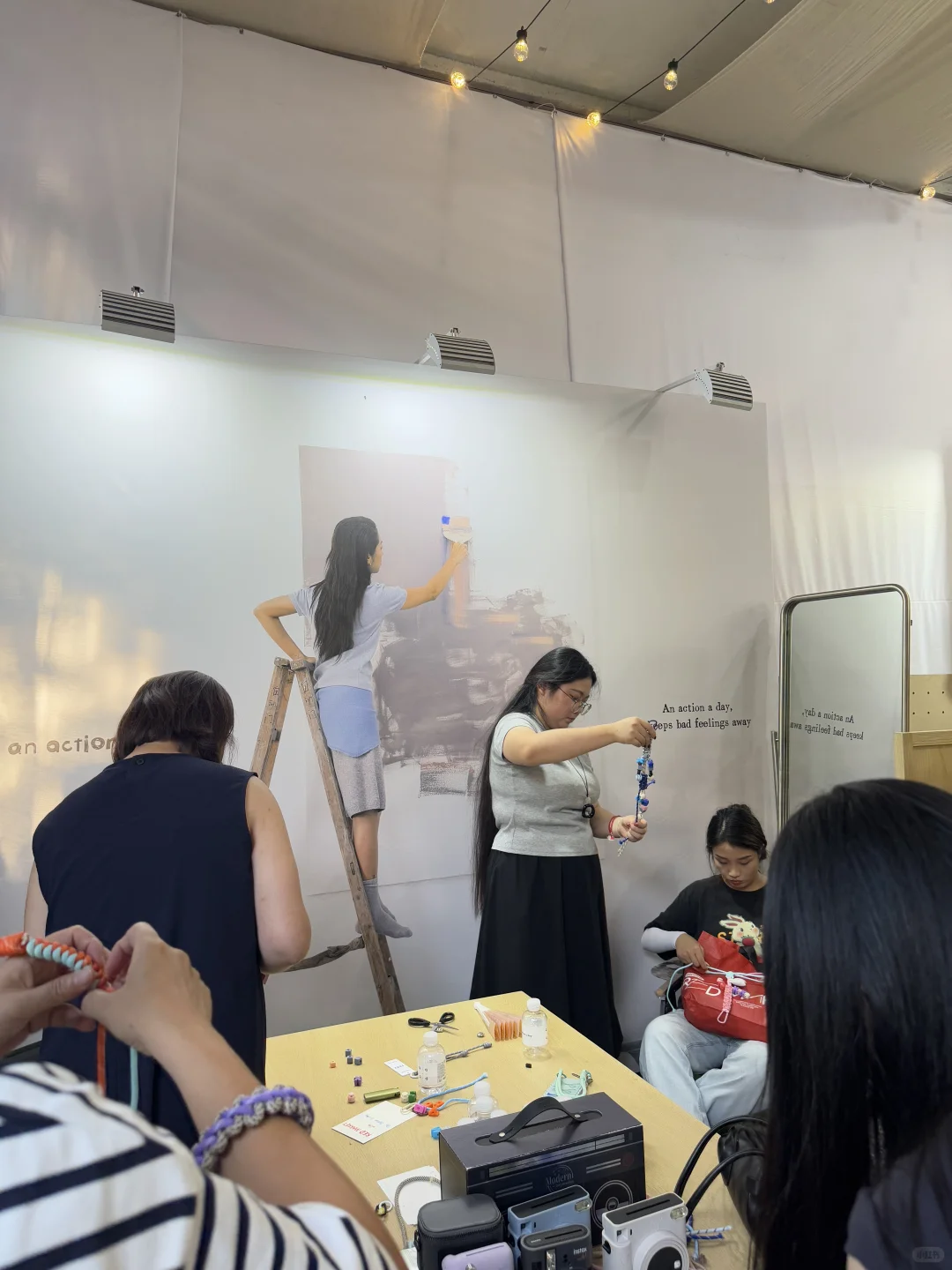 经济下行期逛小红书市集 发现的消费趋势