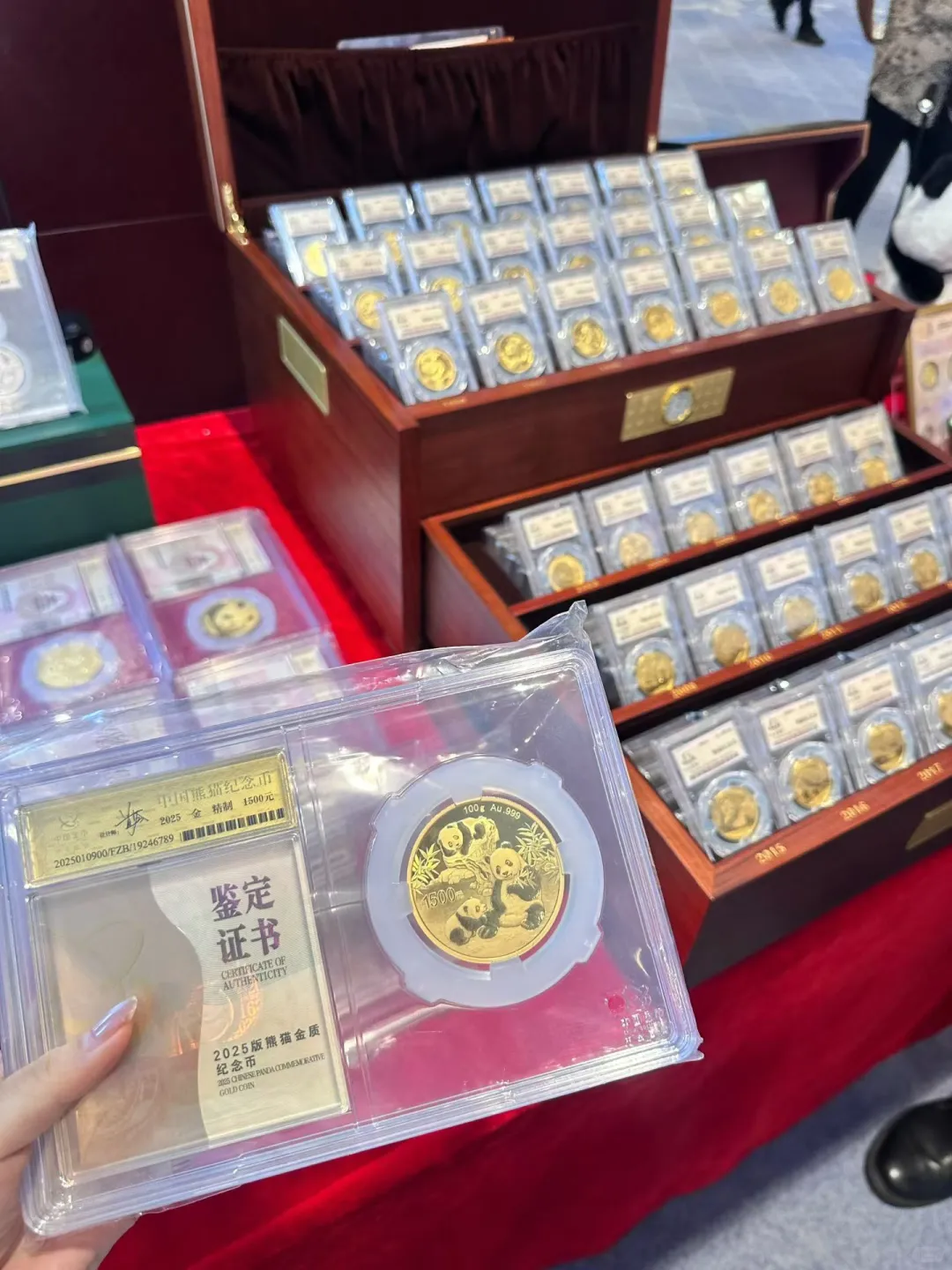 00后券商打工人｜不只有K线，还有生活的滚烫