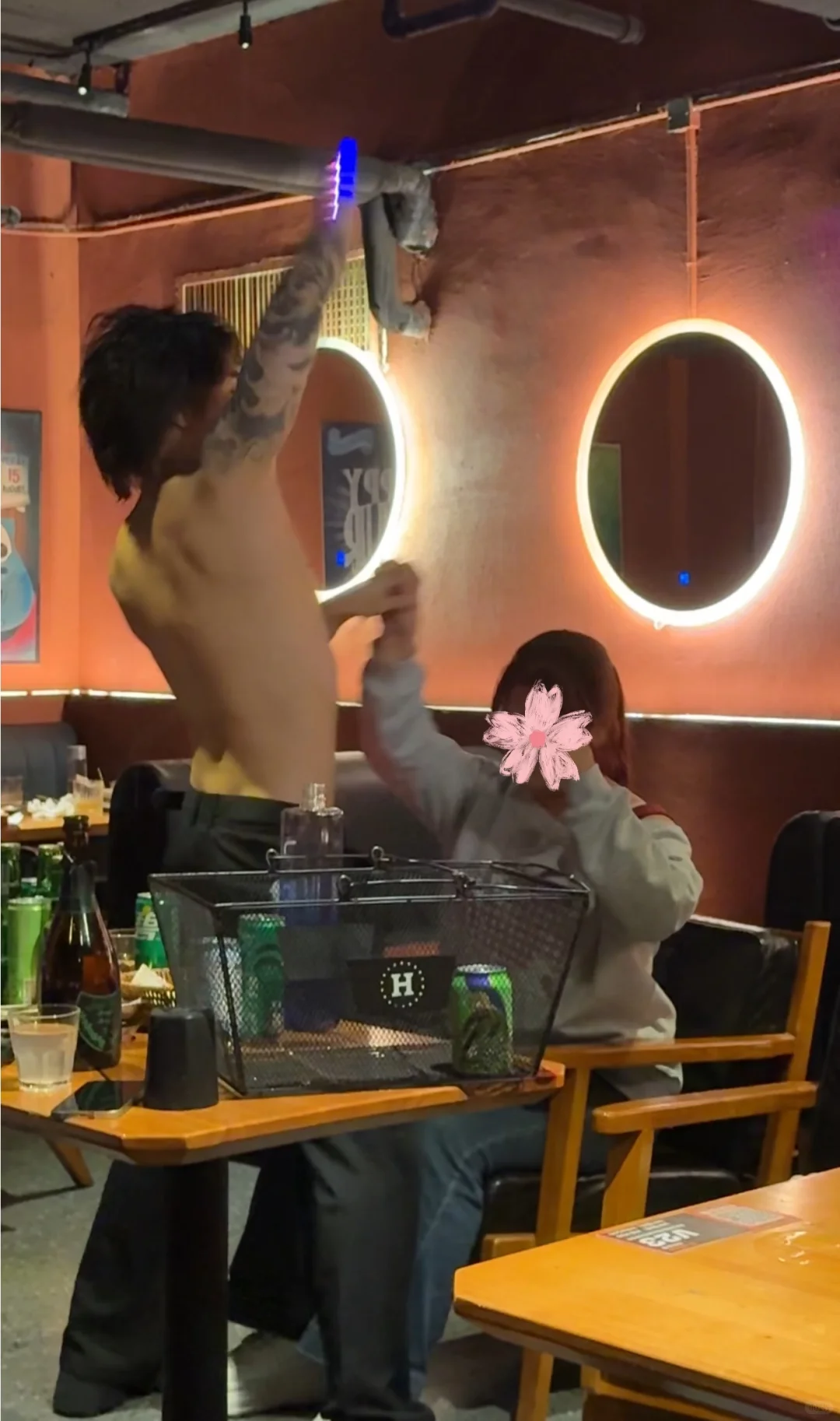 上半场看鹤 下半场肌肉男