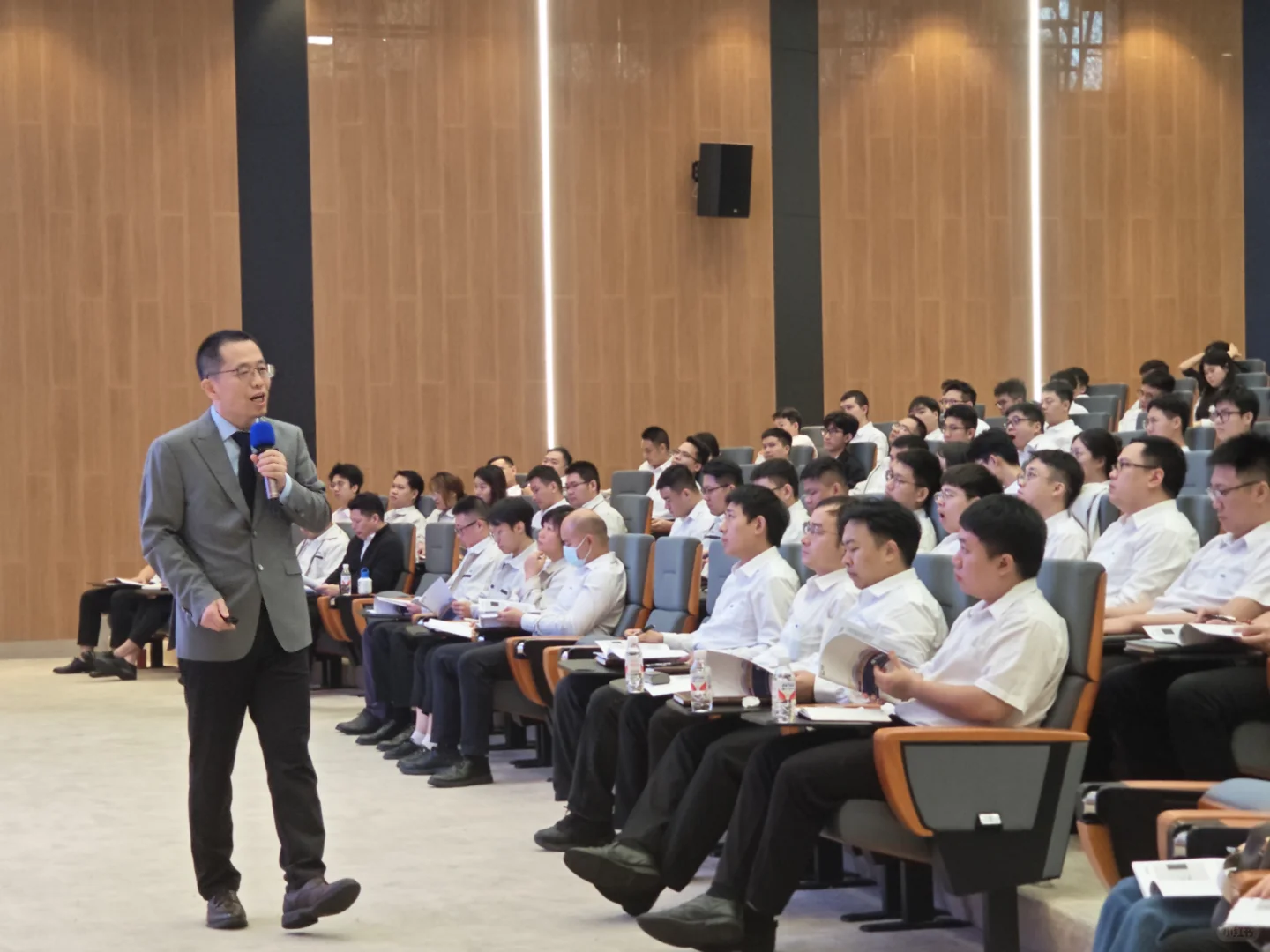 他教的是一套“价值营销”体系!