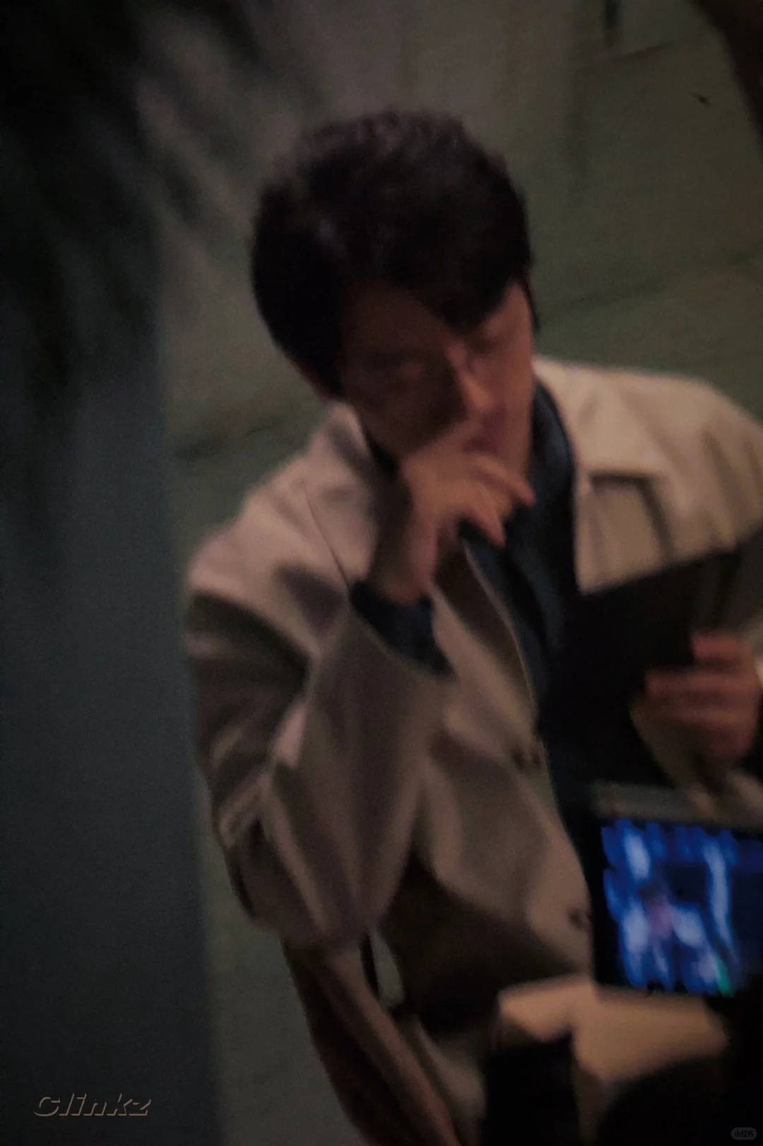 60 我很爱你，但我也必须和你分开。
