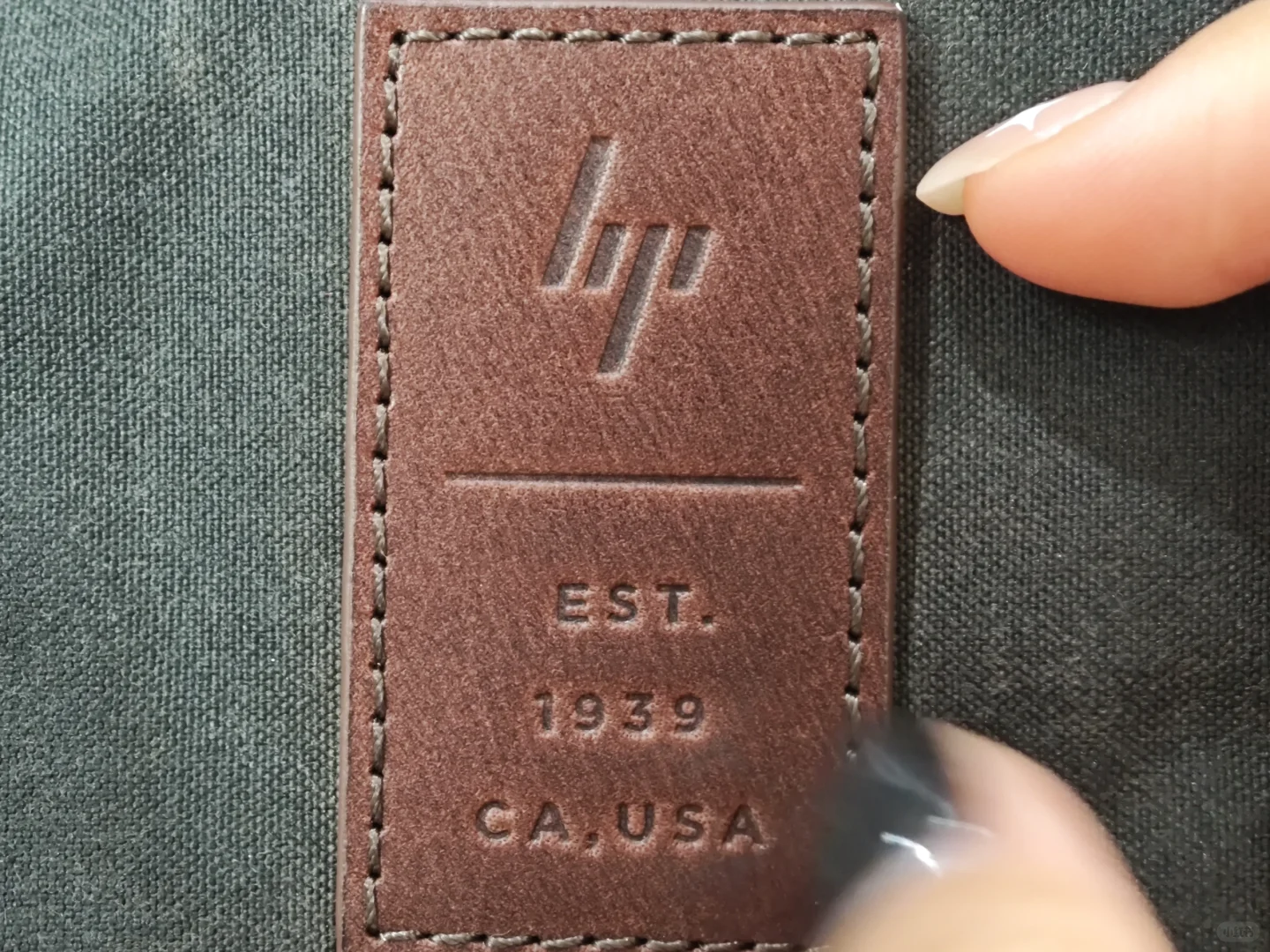 赋钰源头工厂把包做成〖行走的艺术装置〗