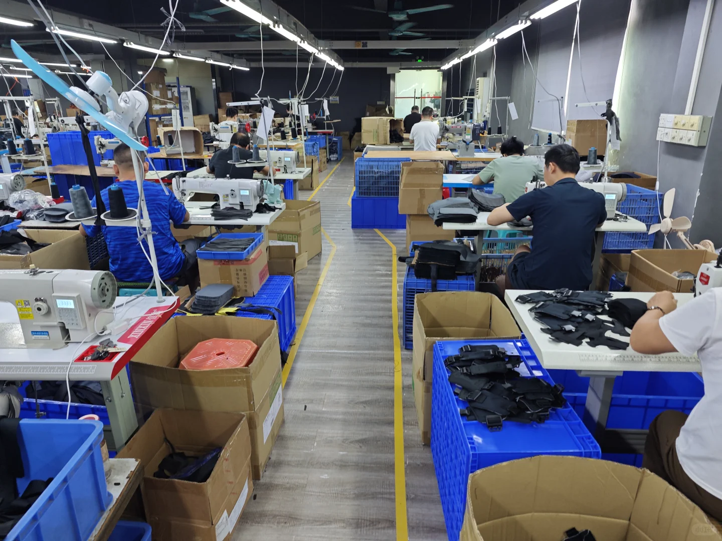 赋钰源头工厂把包做成〖行走的艺术装置〗