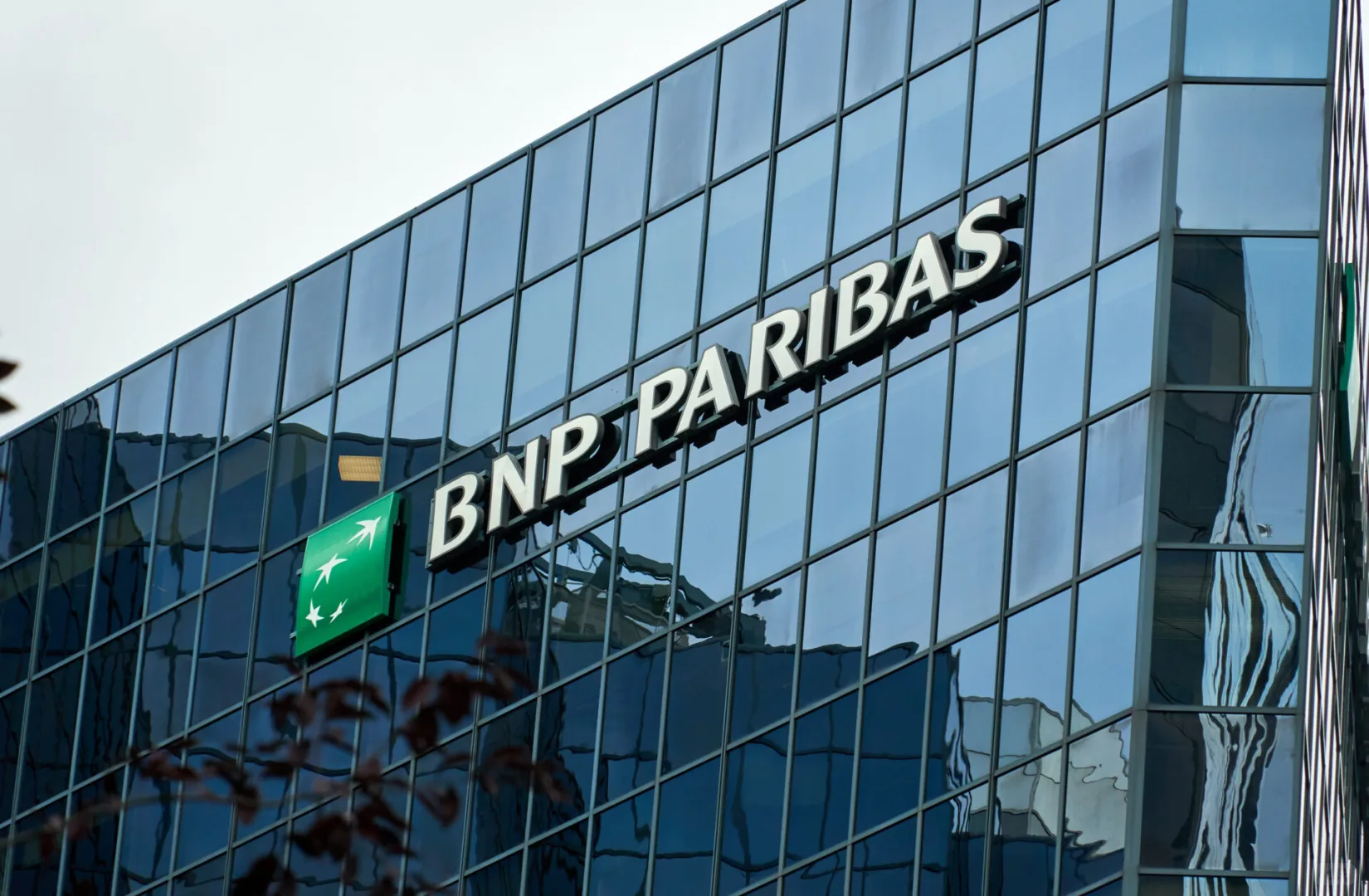 BNP Paribas有人来吗??refer