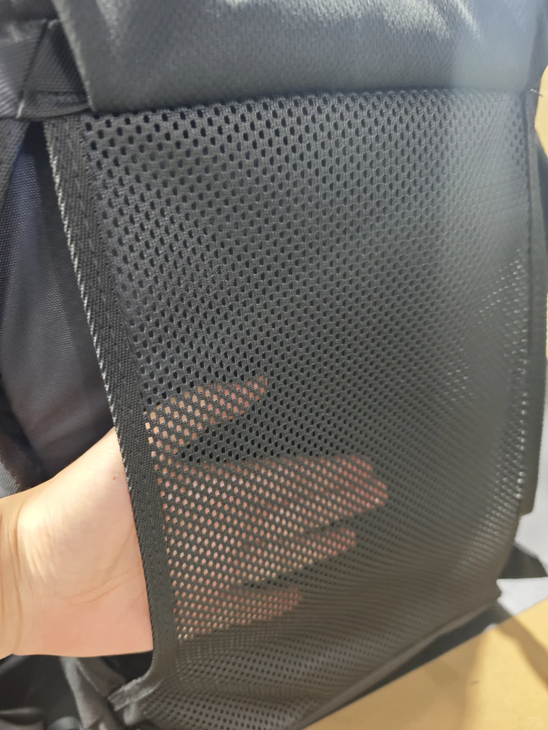 赋钰源头工厂把包做成〖行走的艺术装置〗