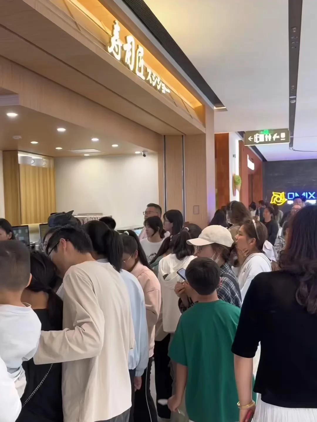 空白市场躺赢?人均70的超高性价比寿司店