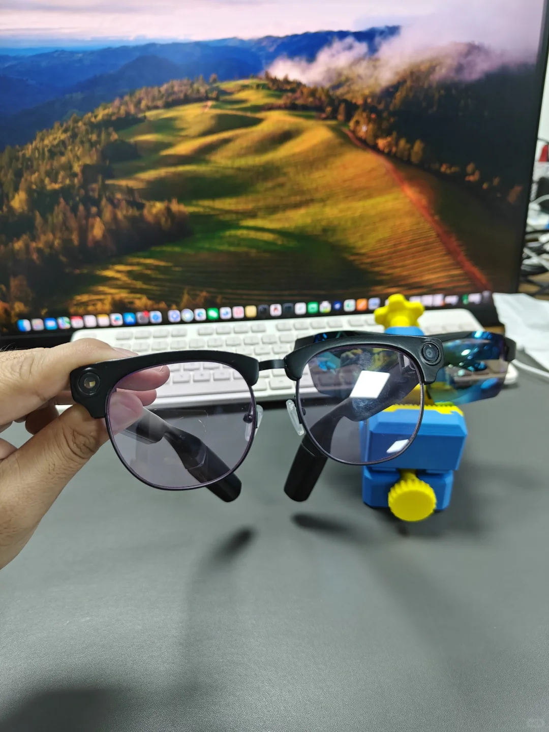 今年AI眼镜为什么突然爆发？行业真相讲透了