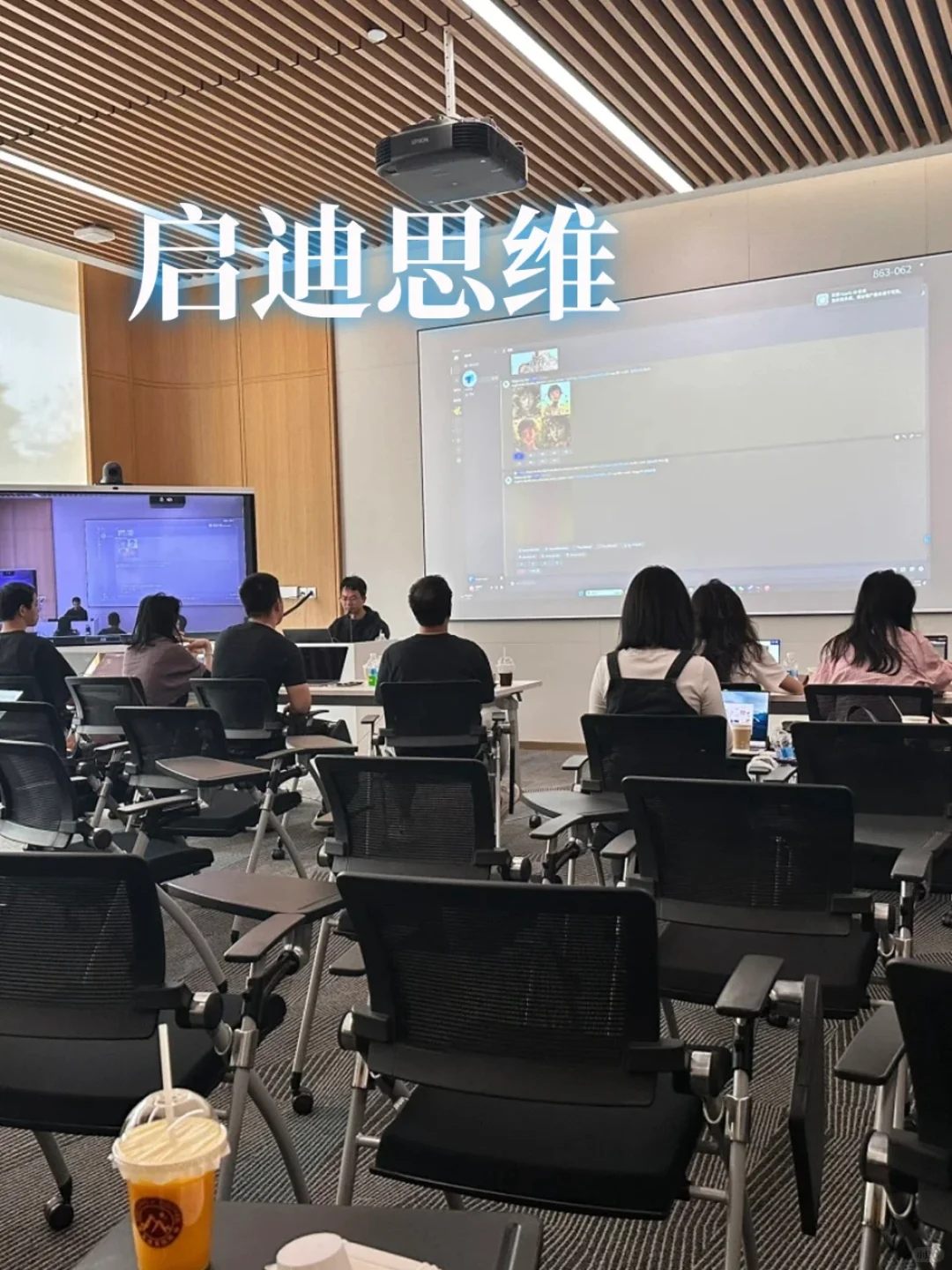 亲自走进华为!揭秘万亿帝国的核心代码