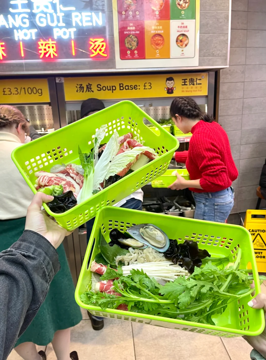 ? 麻辣烫今年在海外卷了5个亿？