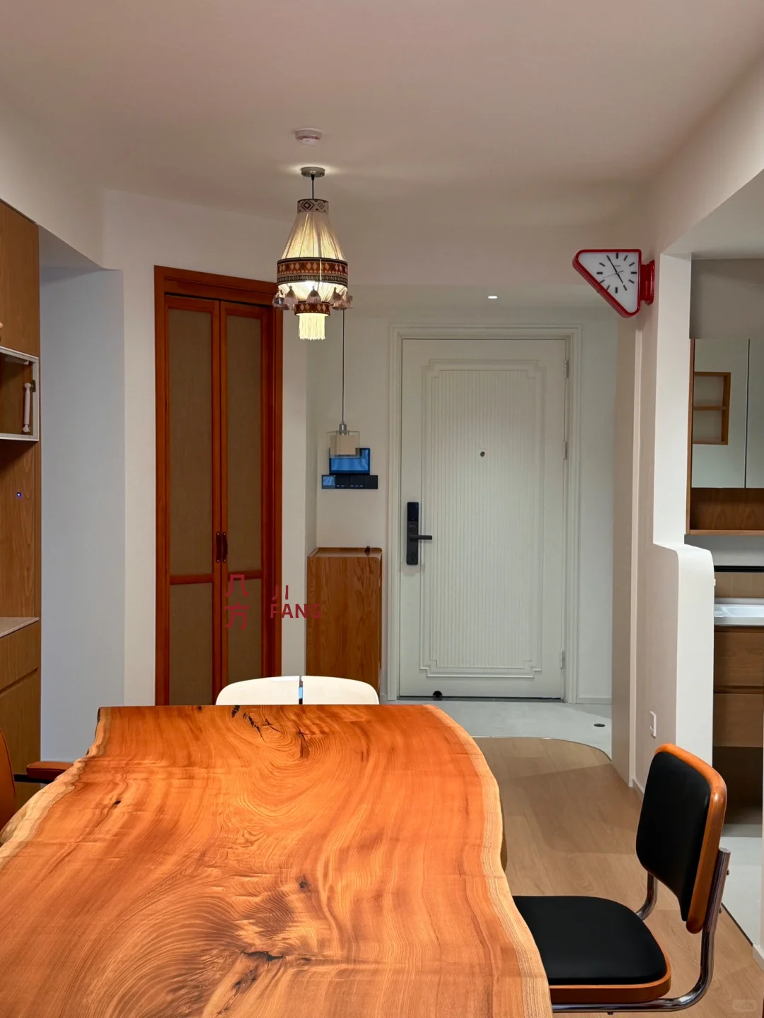 我发现中古风的客厅书桌很难像这样抄作业?