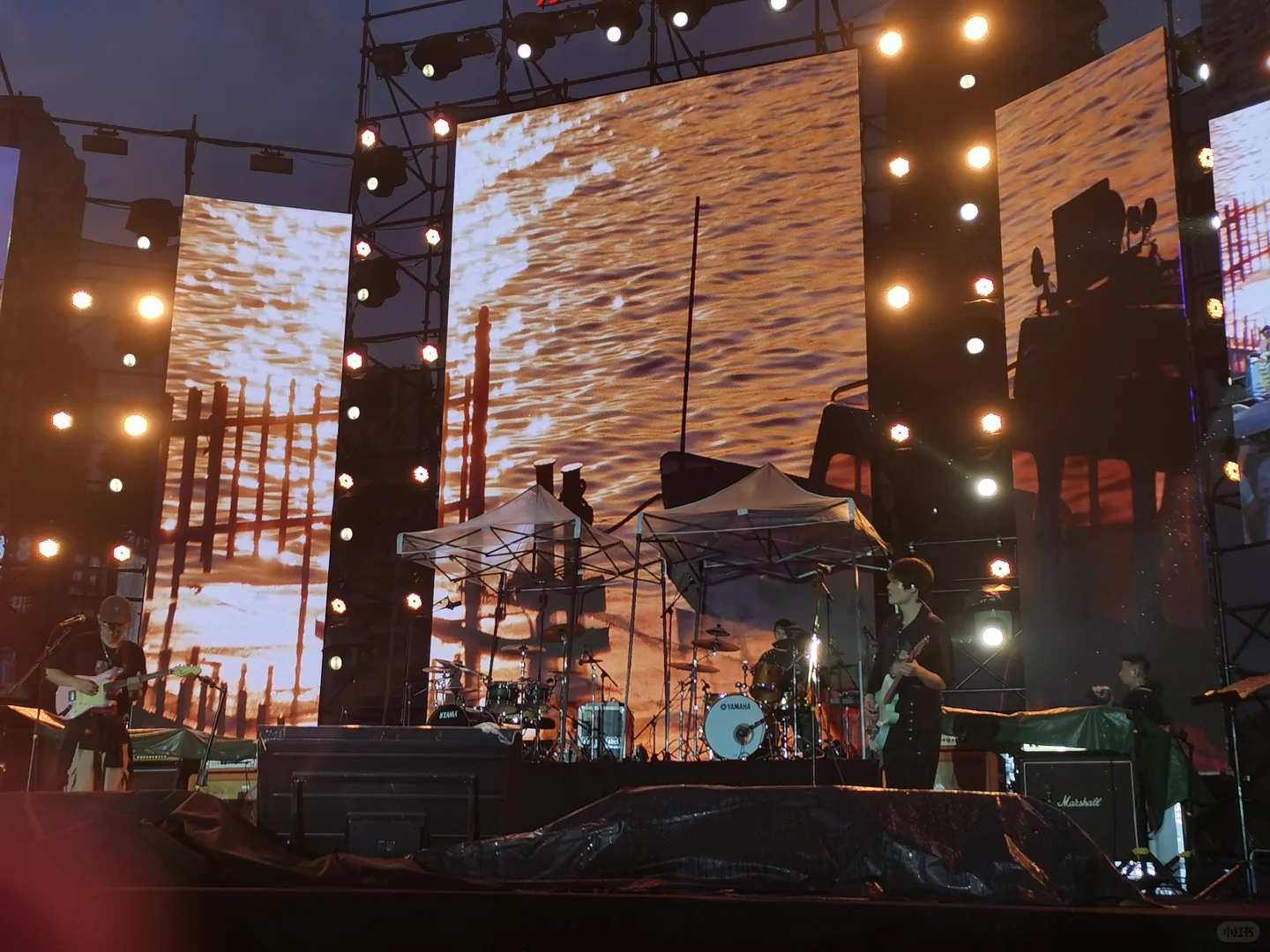 重庆京东mall音乐节！！白皮书乐队！！！