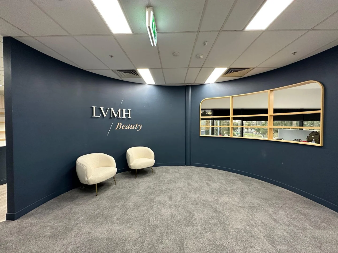 LVMH有人来吗？?refer