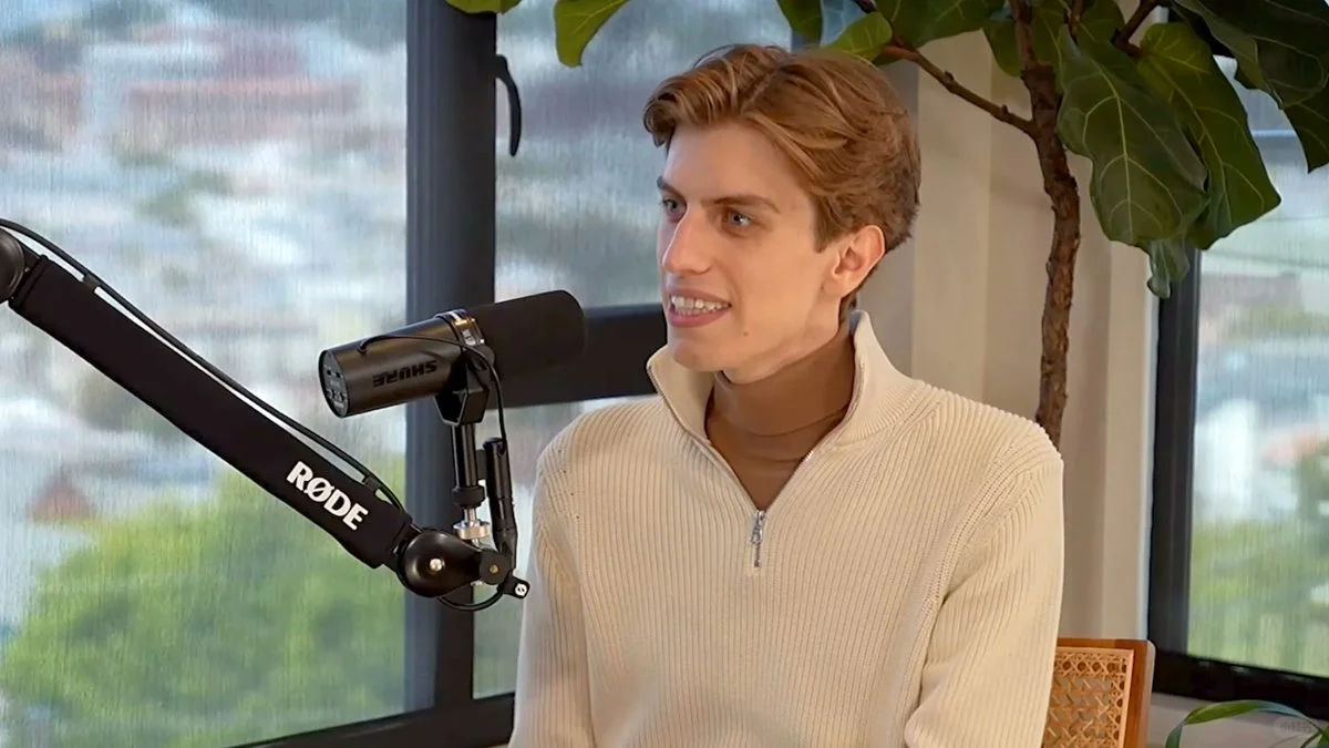 利用INTC一天赚10亿的23岁天才, Q3持仓公开