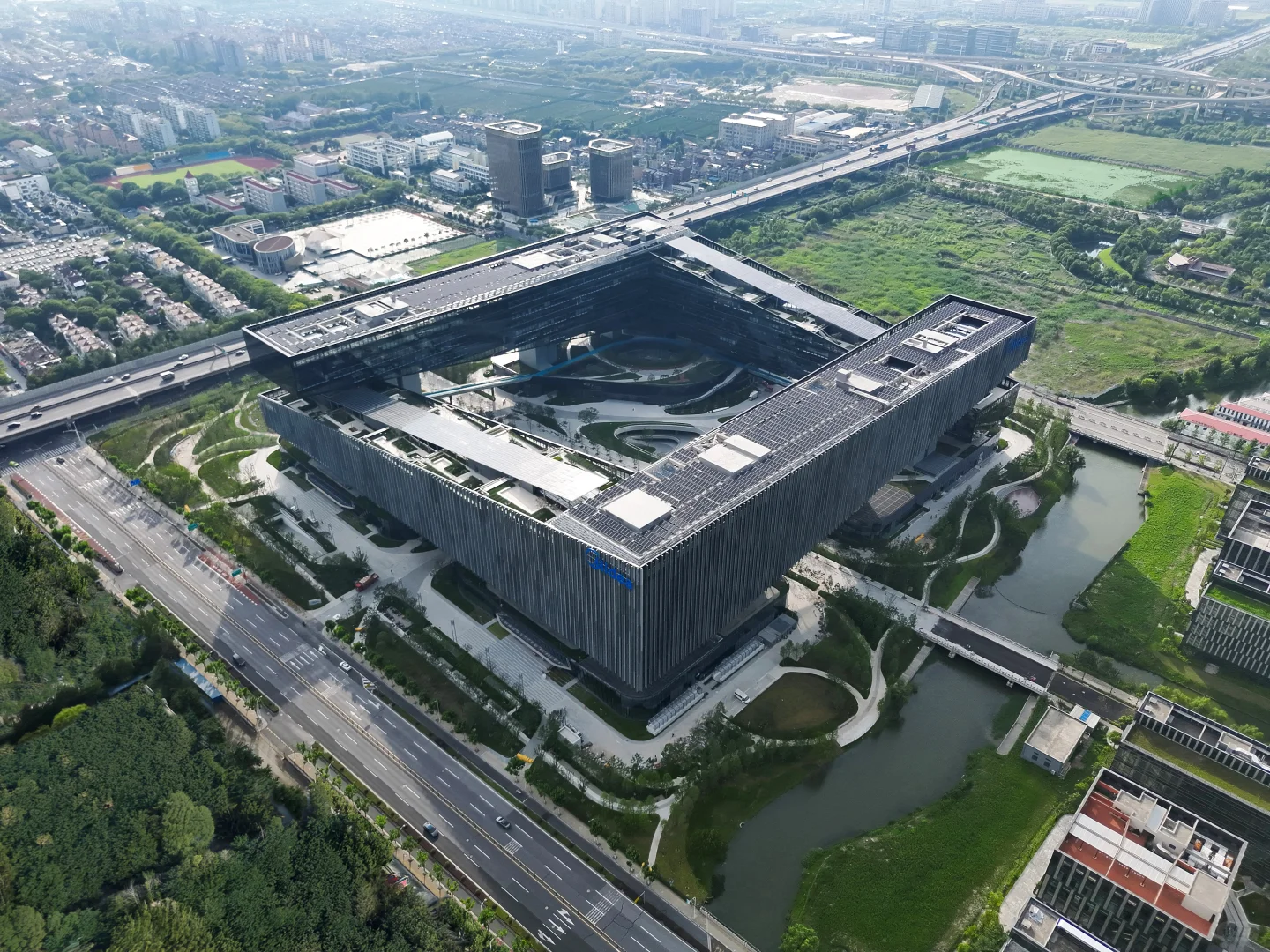 美的上海全球创新总部公园竣工(商业待续)