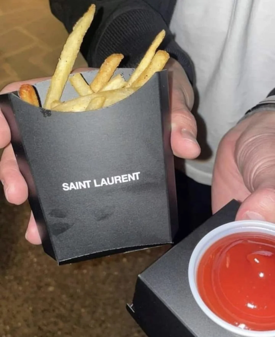 为什么现在时尚品牌都在做食物营销