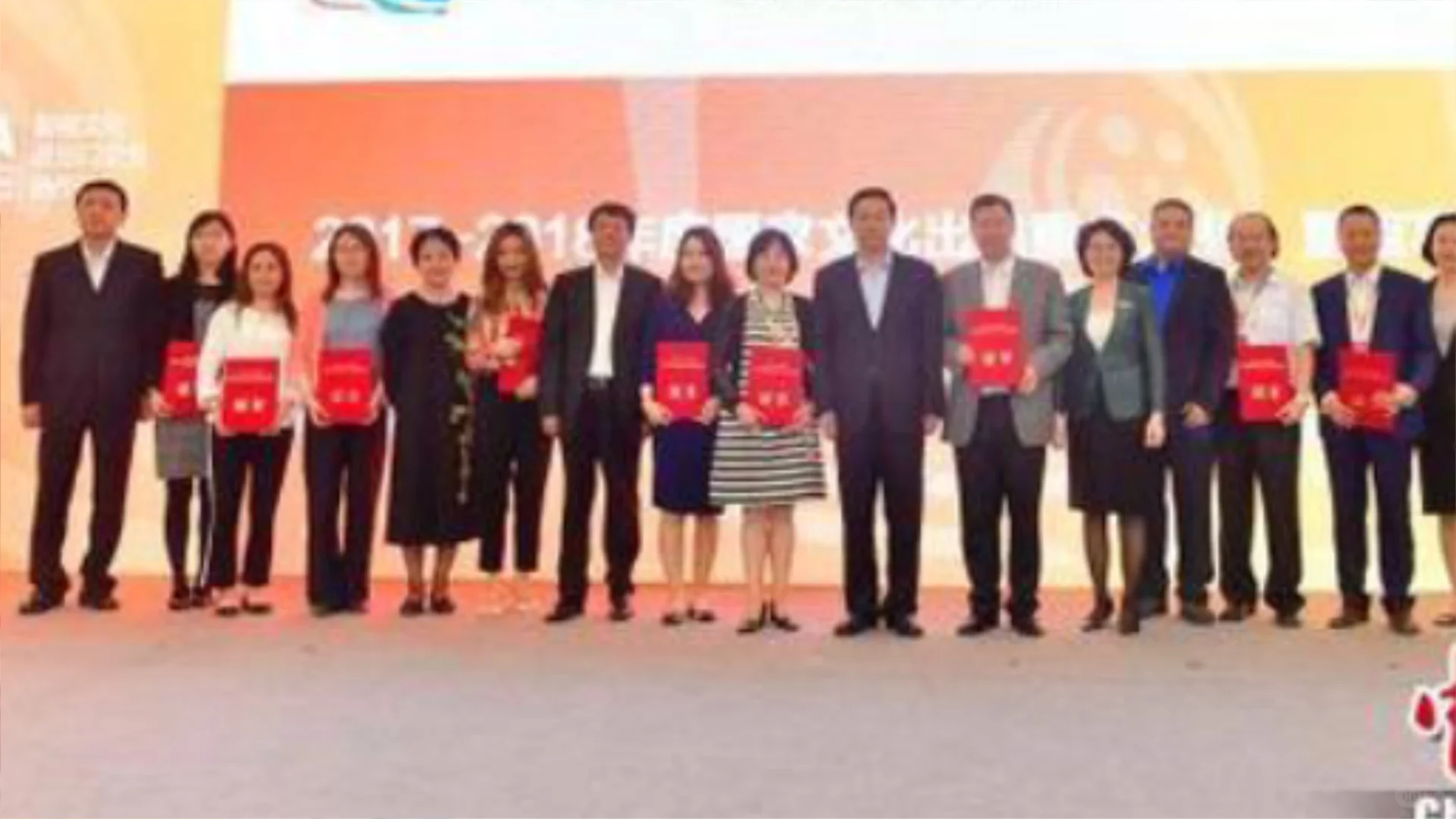 1. 双轨北美播出,国产影视出海新路径