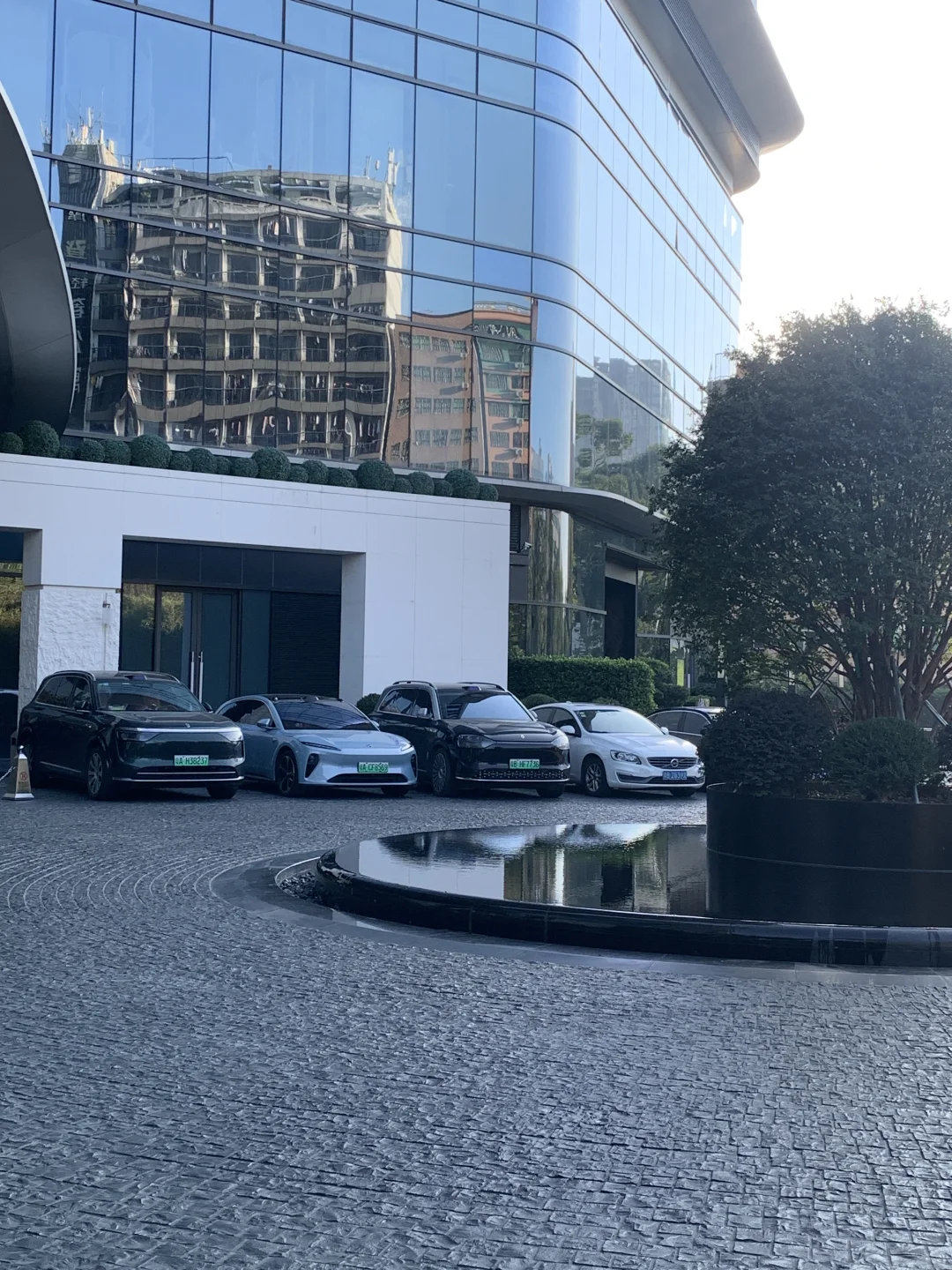 想赚钱学会一个词:借