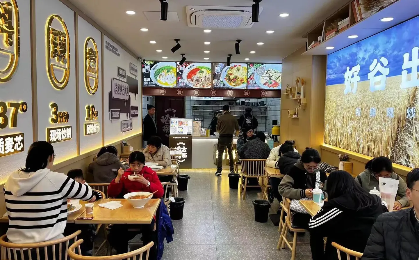 时尚潮流，抓住餐饮门店发展的新趋势！