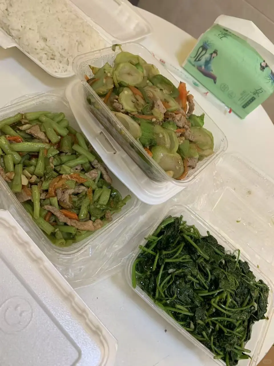 厦门招女宠物殡葬师供食宿月薪6000元