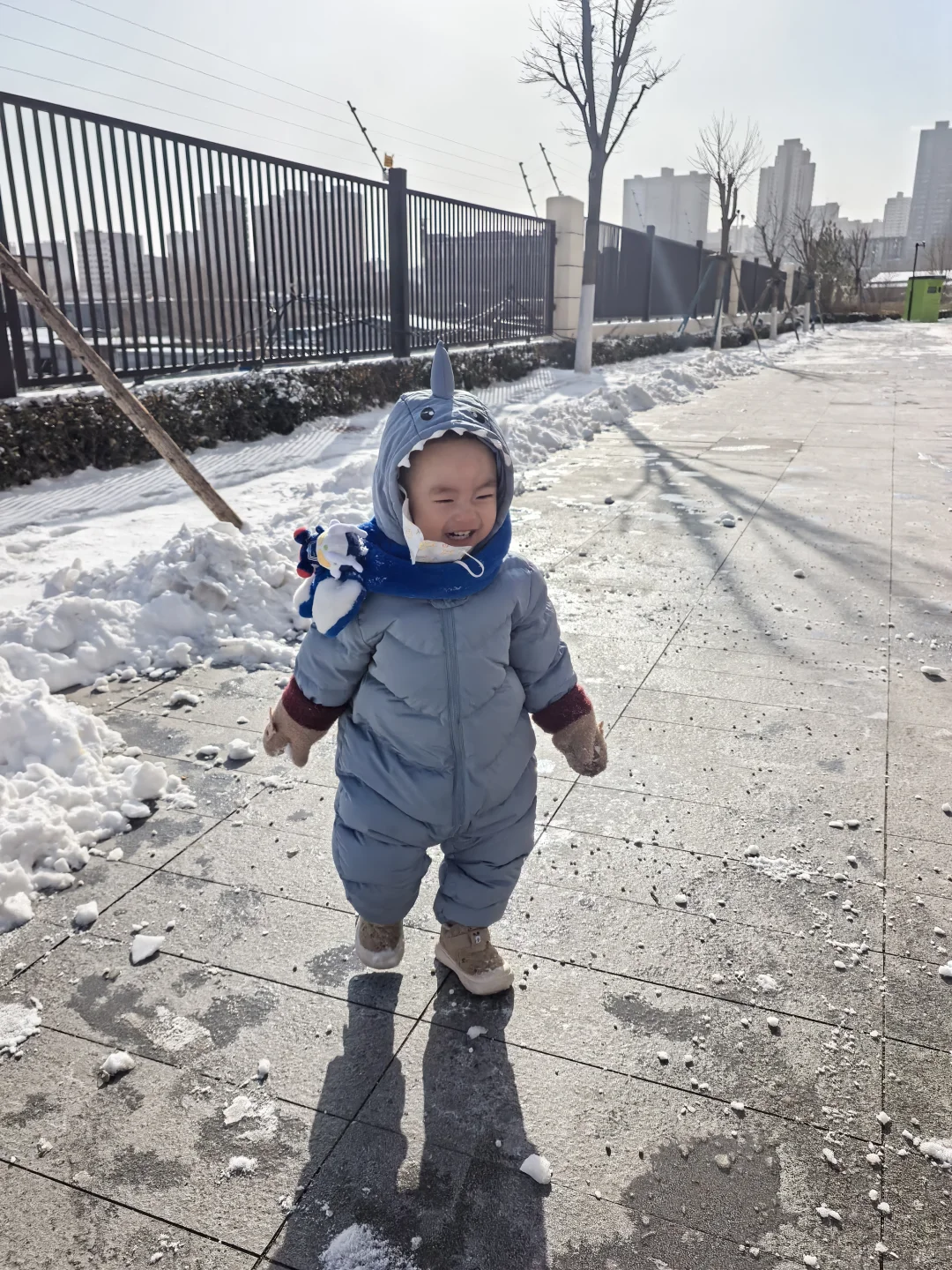 妈妈，雪是冰的！?