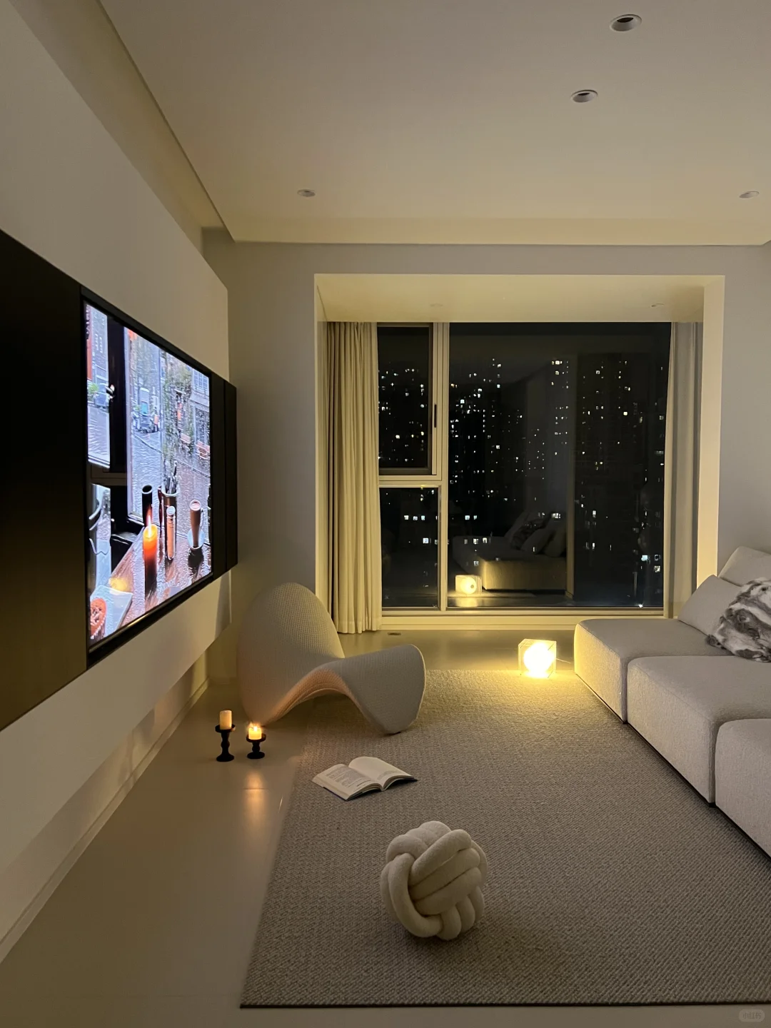 26岁有家了?屁点大