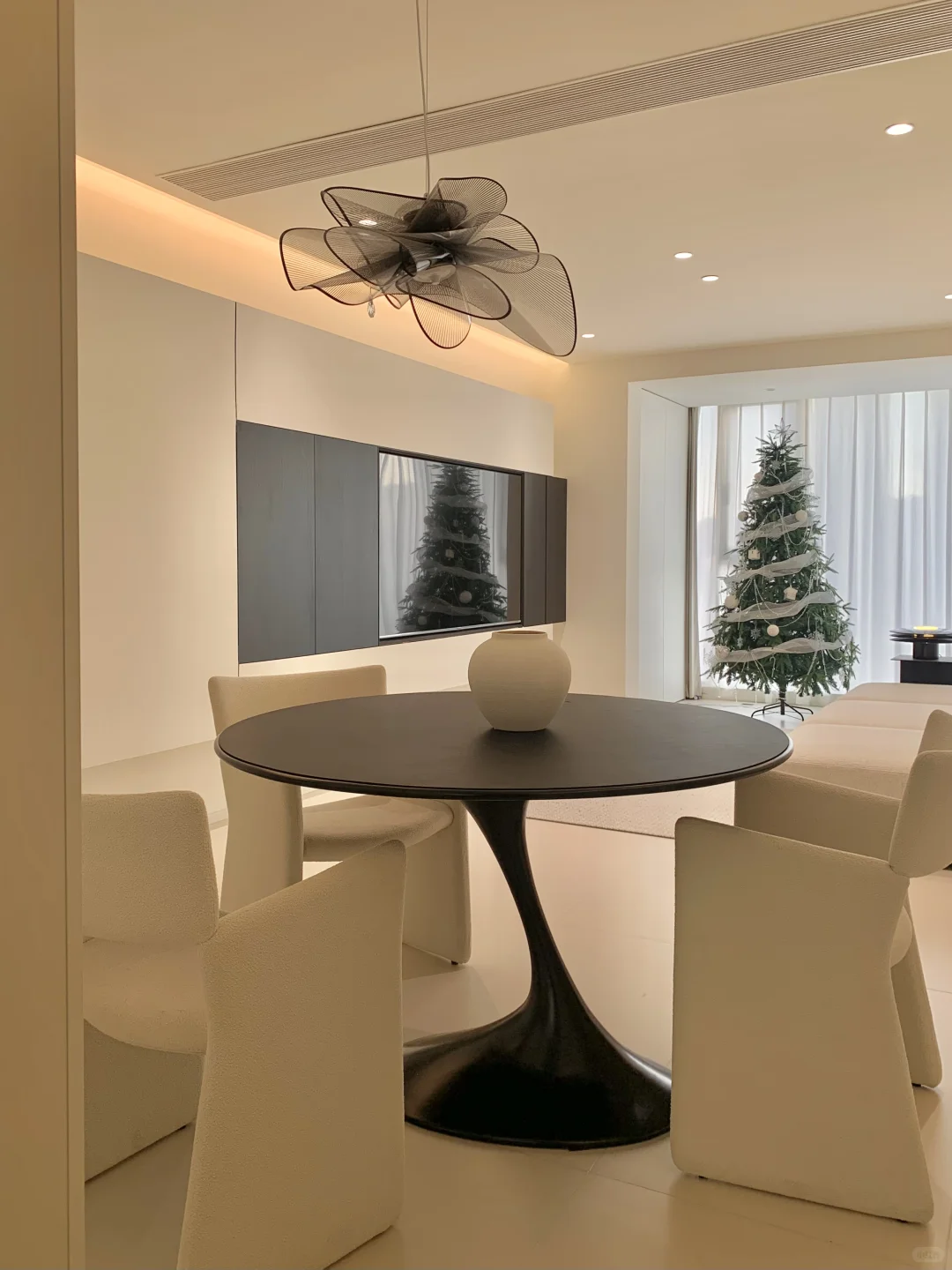 26岁有家了?屁点大